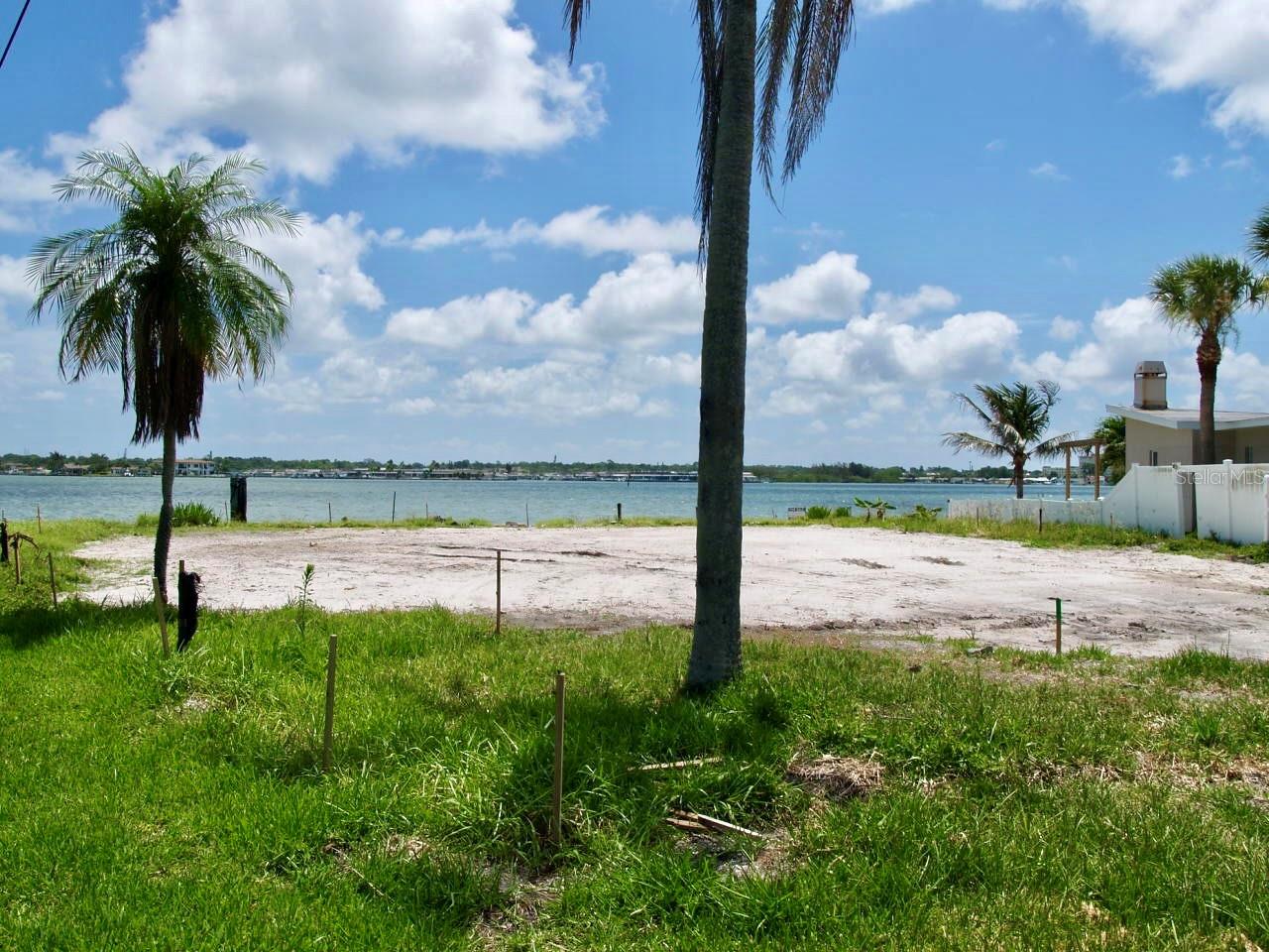 16003 5TH ST E, REDINGTON BEACH, FL — photo 4