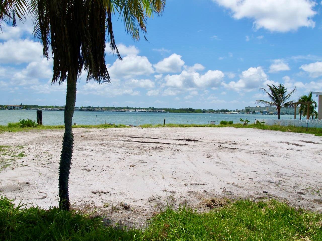 16003 5TH ST E, REDINGTON BEACH, FL — photo 5
