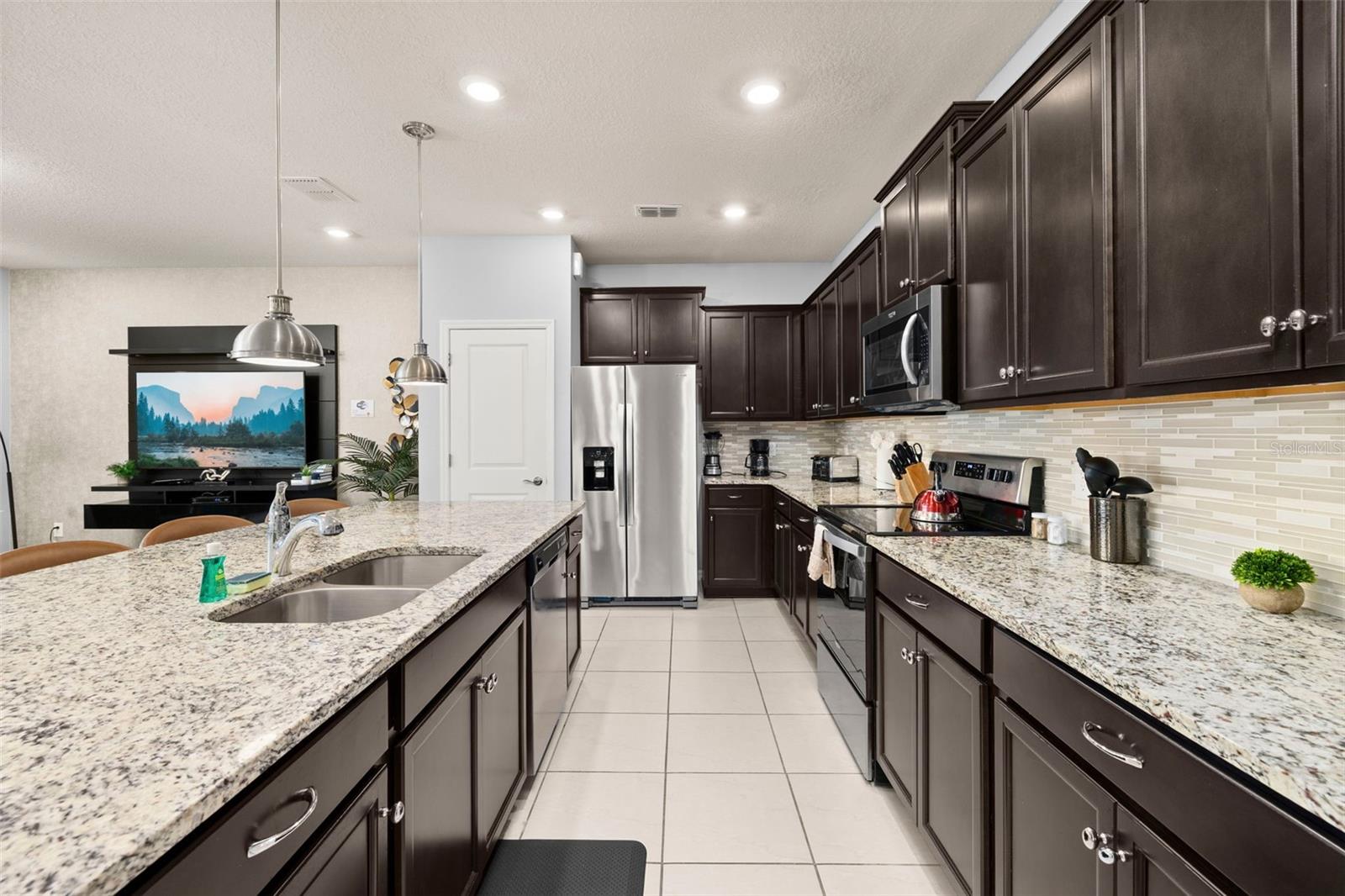 971 PARADISE DR, DAVENPORT, FL — photo 4