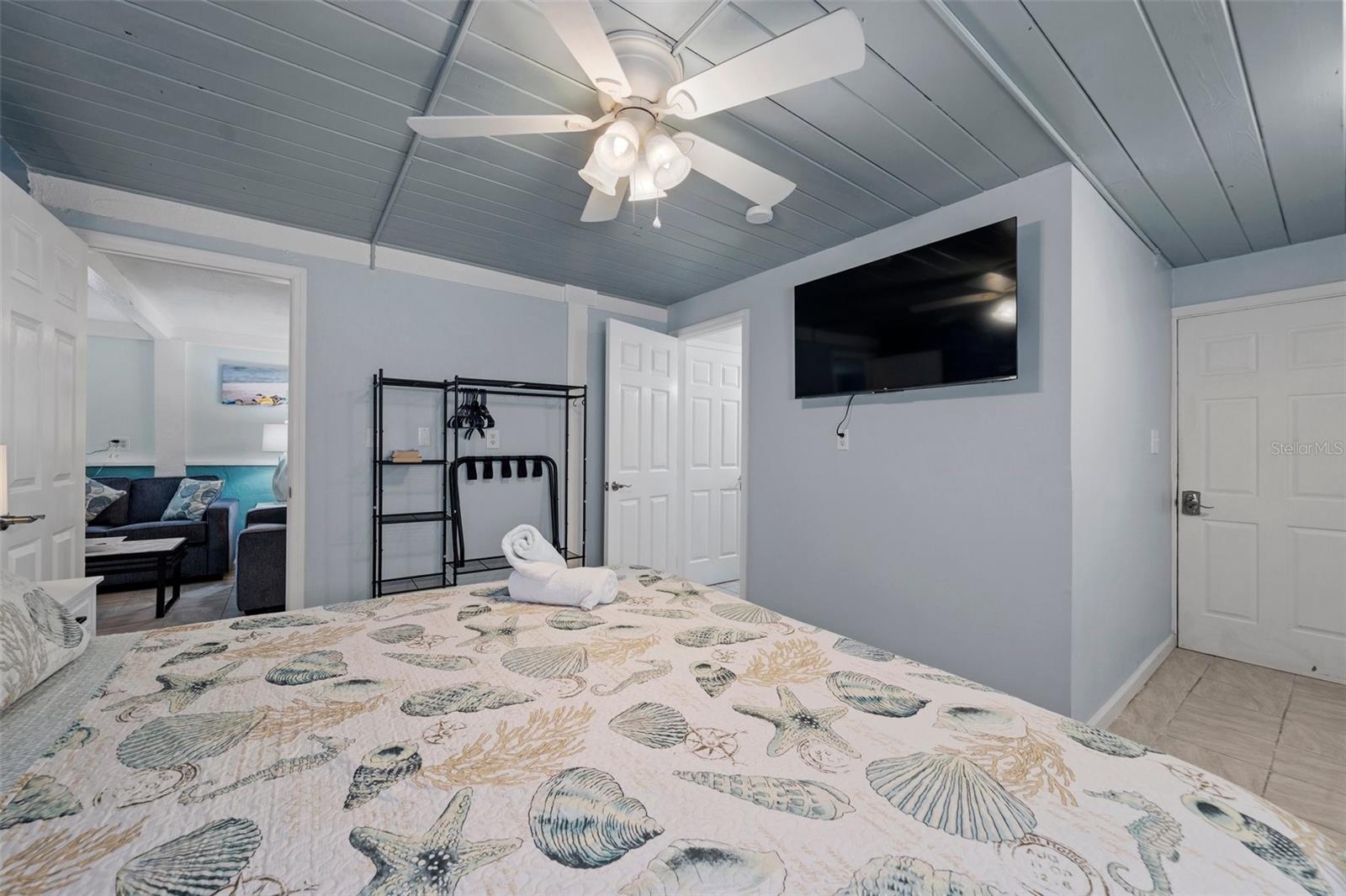 3018 GULF DR, HOLMES BEACH, FL — photo 28