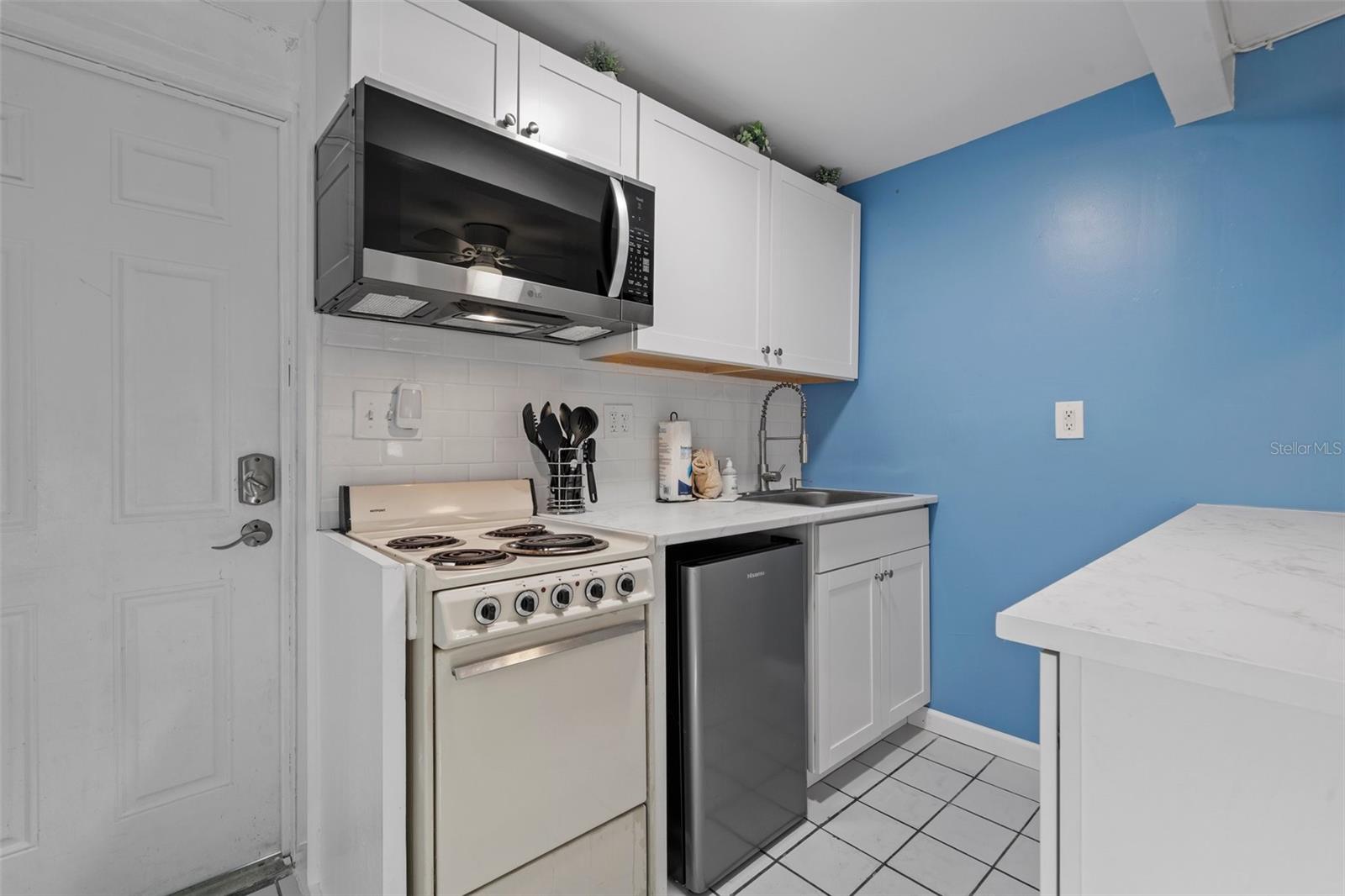 3018 GULF DR, HOLMES BEACH, FL — photo 34
