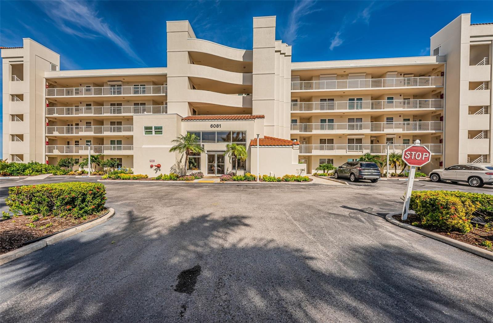 6081 BAHIA DEL MAR CIR #456, ST PETERSBURG, FL