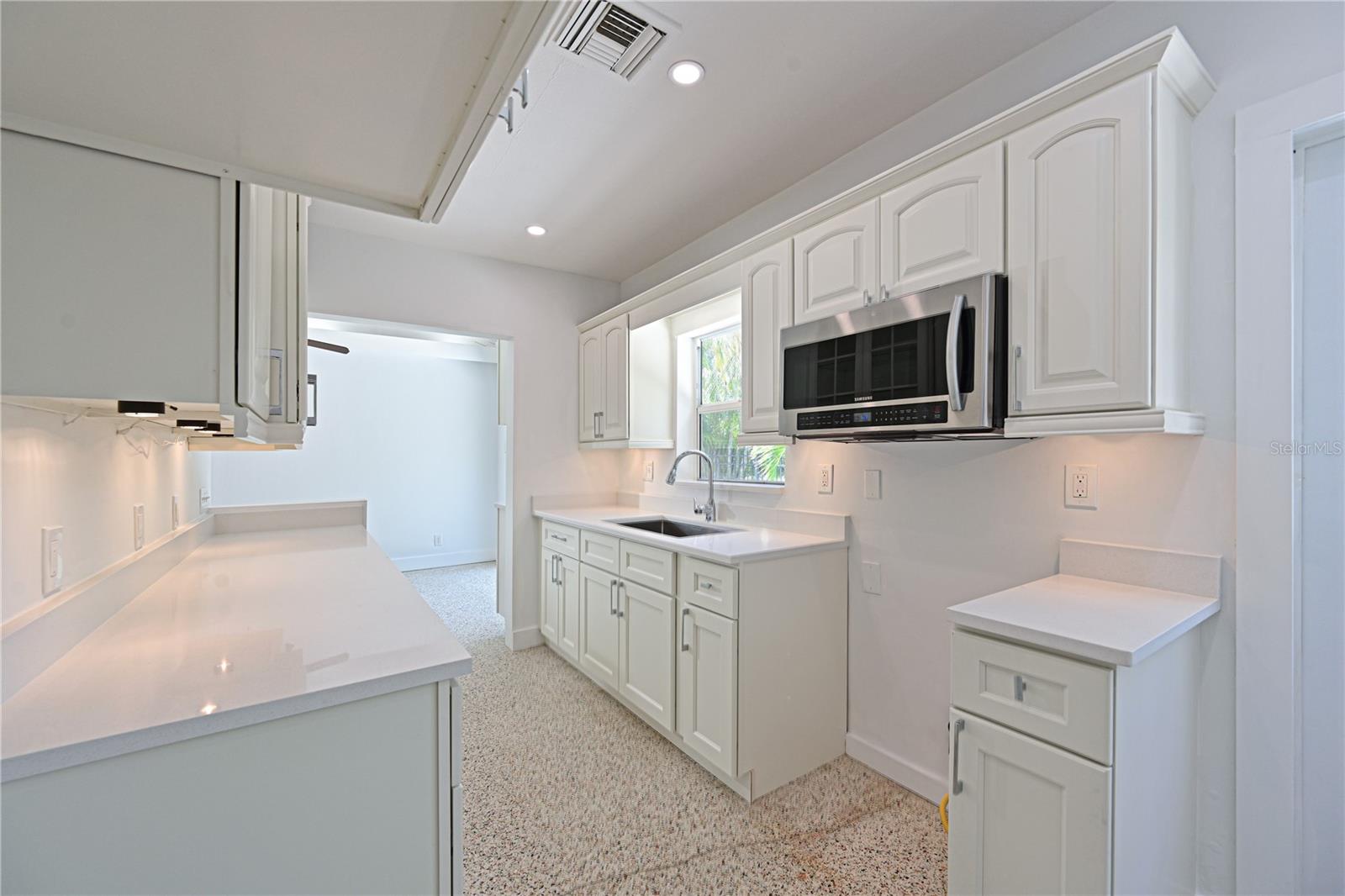 5924 GULF OF MEXICO DR, LONGBOAT KEY, FL — photo 14