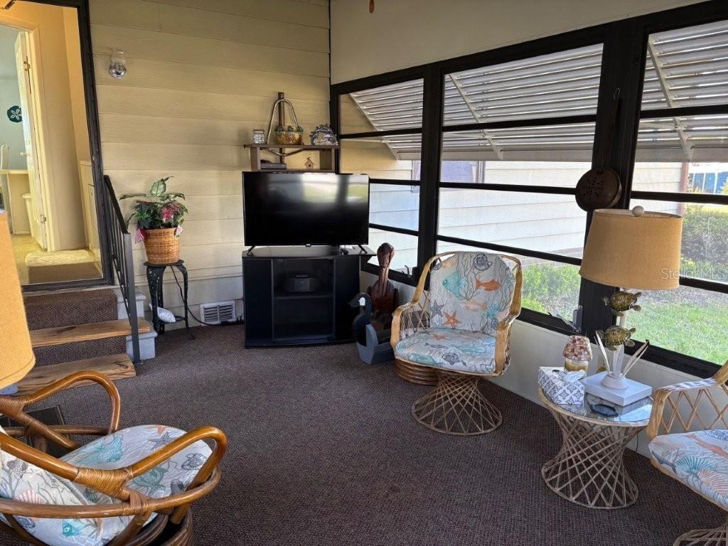 617 WEBB WAY, LADY LAKE, FL — photo 3