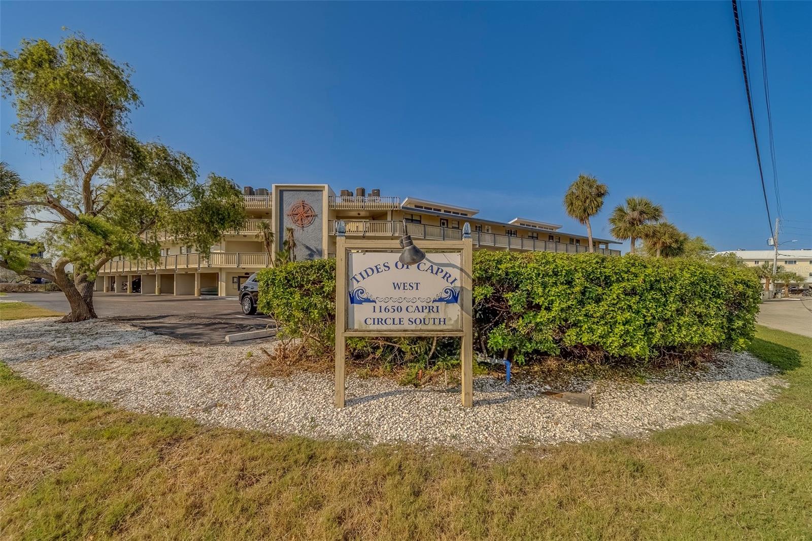 11650 CAPRI CIR S #105, TREASURE ISLAND, FL — photo 4