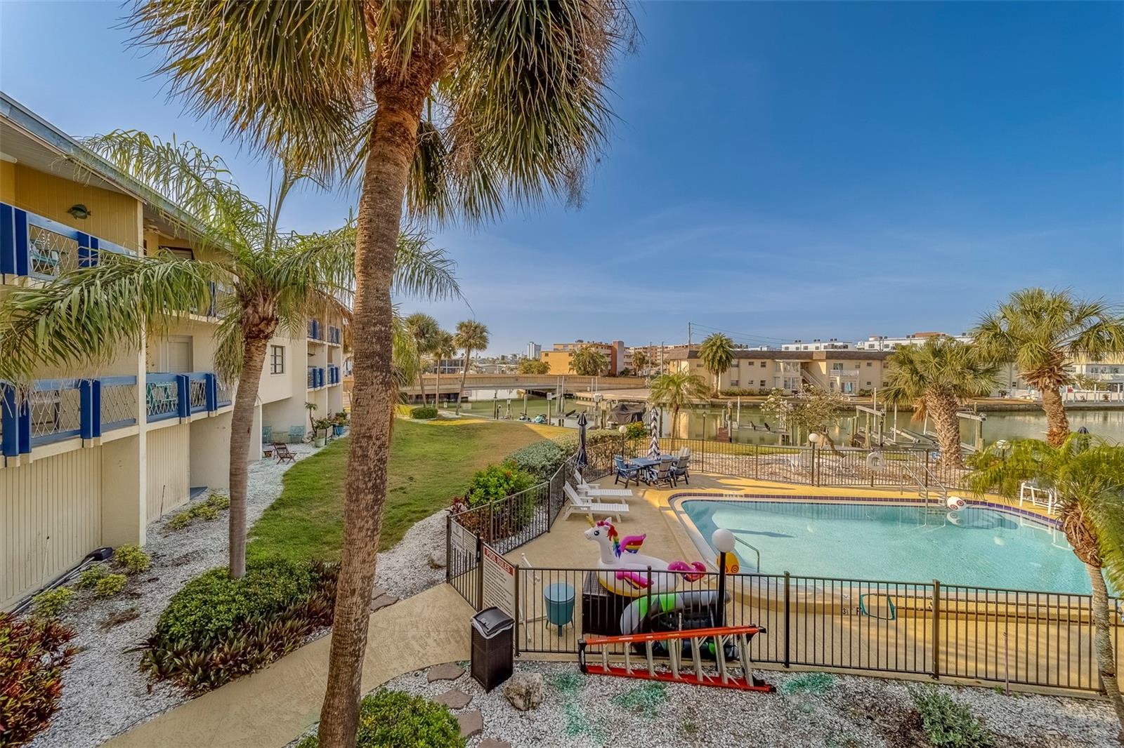 11650 CAPRI CIR S #105, TREASURE ISLAND, FL — photo 37