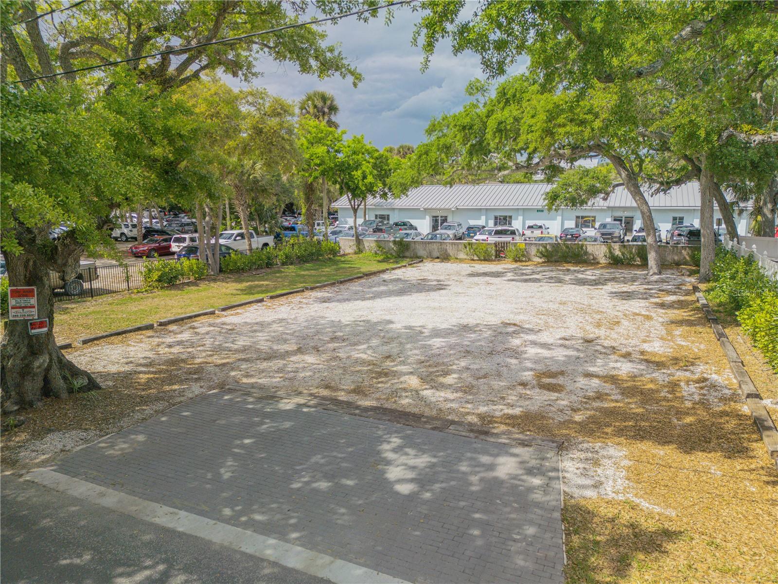 214 COLUMBUS AVE, NEW SMYRNA BEACH, FL