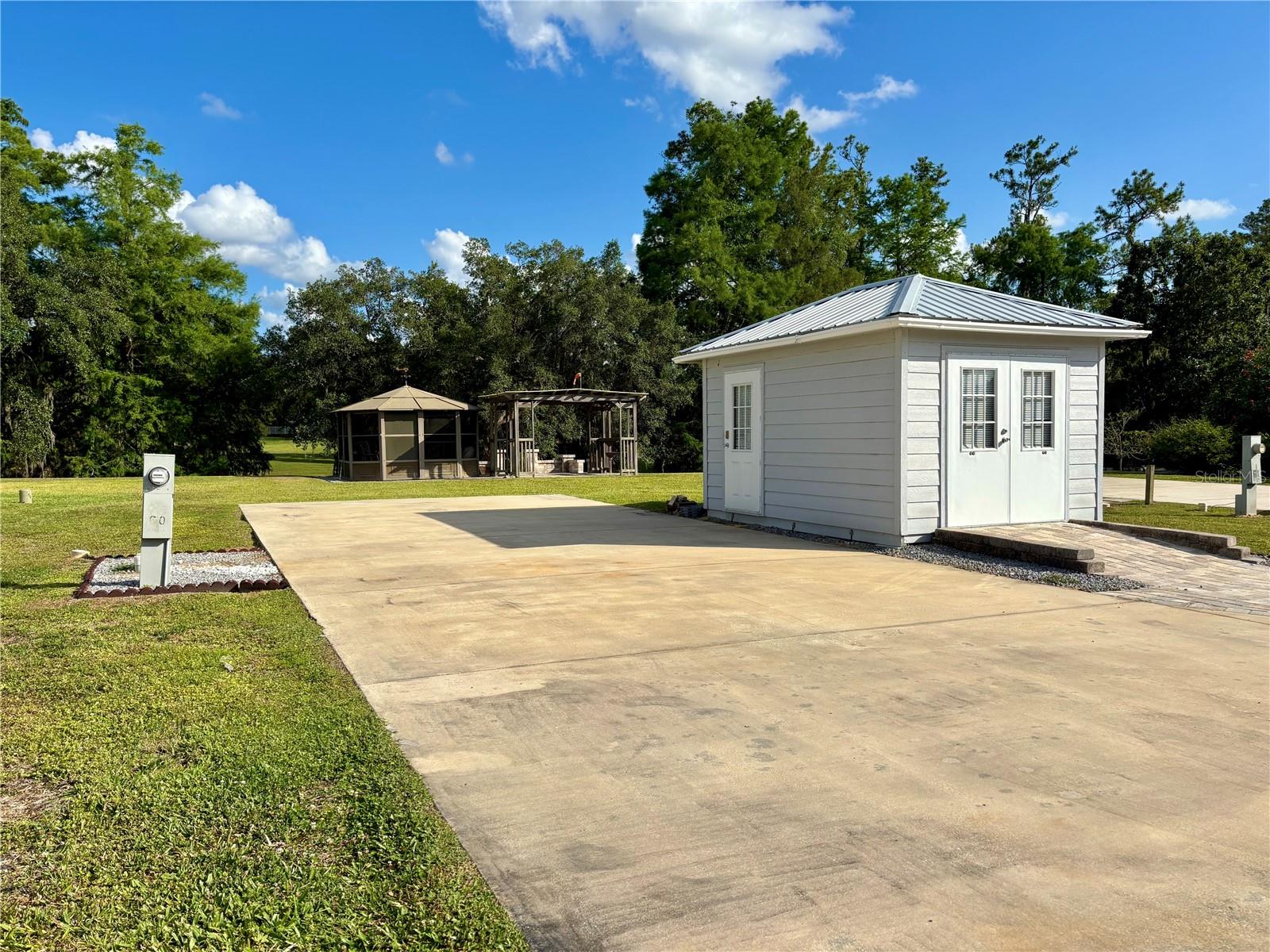 2929 NE 101ST TER, SILVER SPRINGS, FL