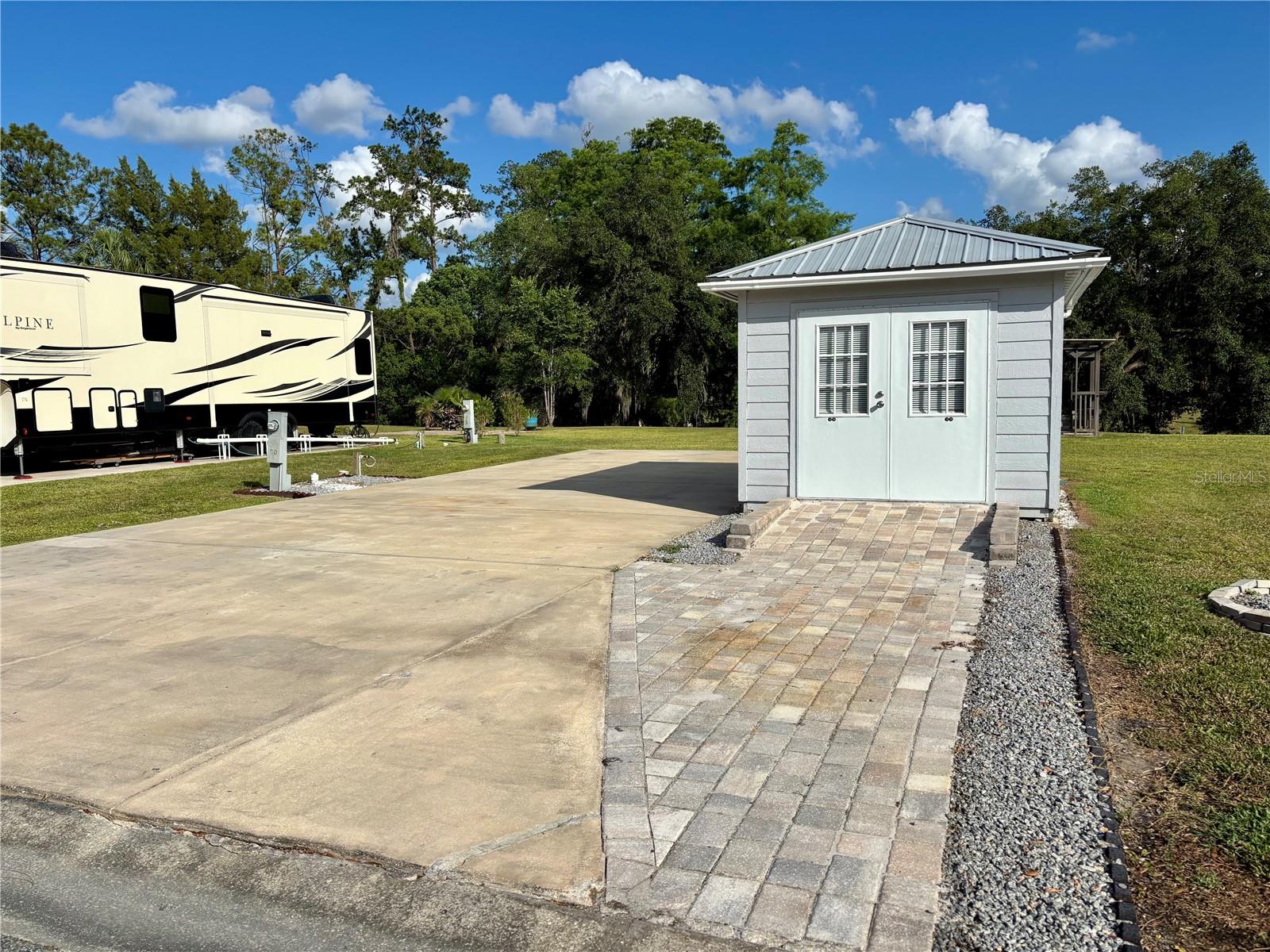 2929 NE 101ST TER, SILVER SPRINGS, FL — photo 2