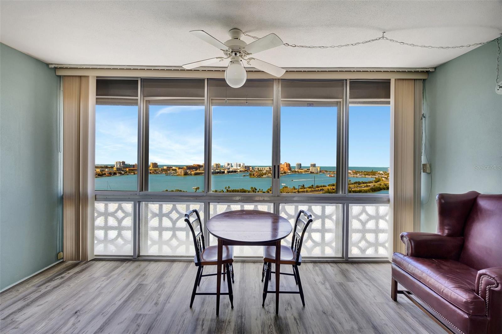 31 ISLAND WAY #1403, CLEARWATER BEACH, FL — photo 6