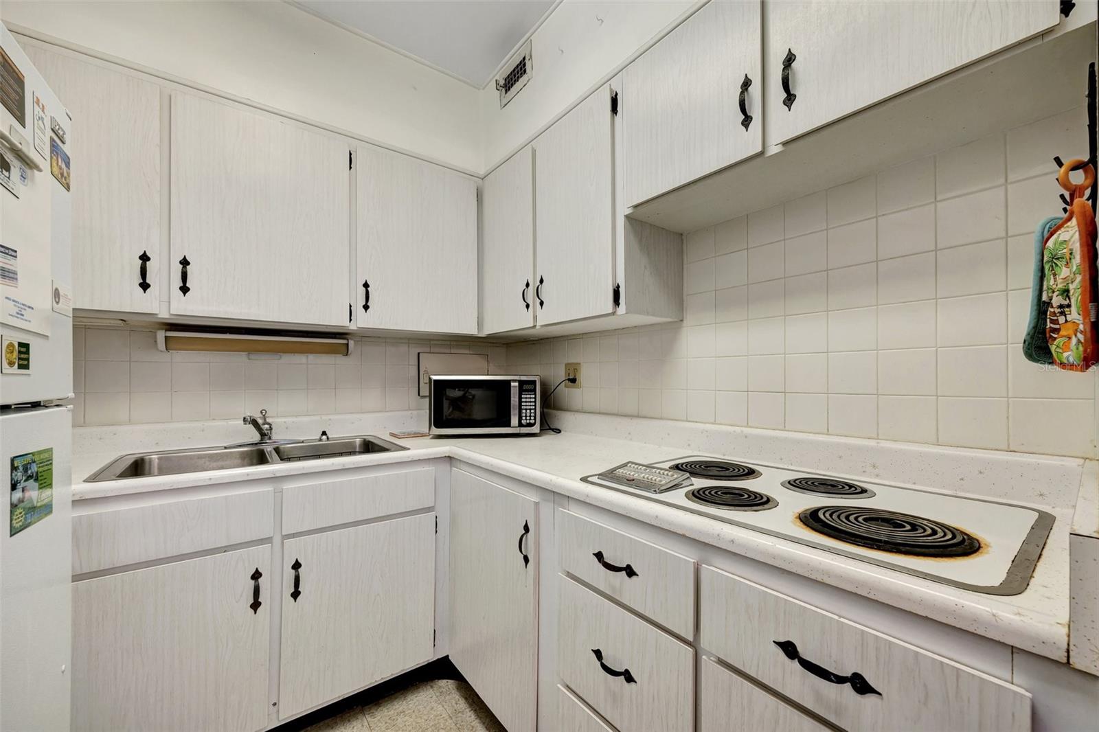 31 ISLAND WAY #1403, CLEARWATER BEACH, FL — photo 16