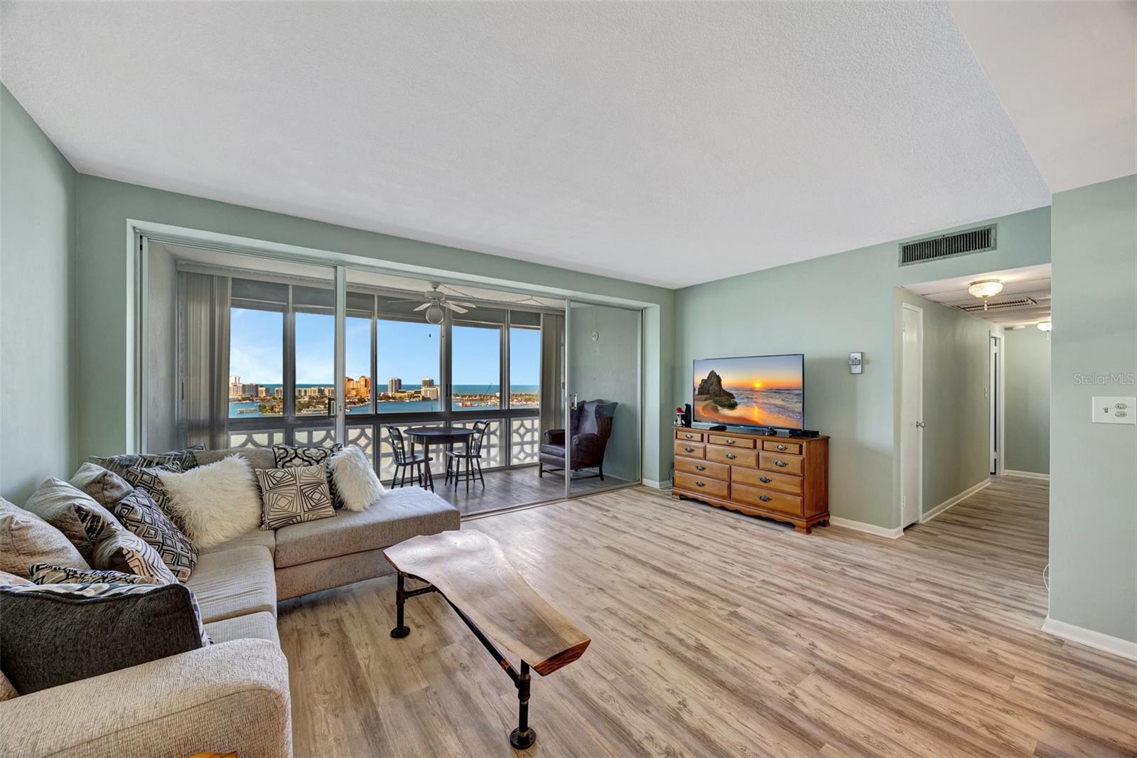 31 ISLAND WAY #1403, CLEARWATER BEACH, FL — photo 20