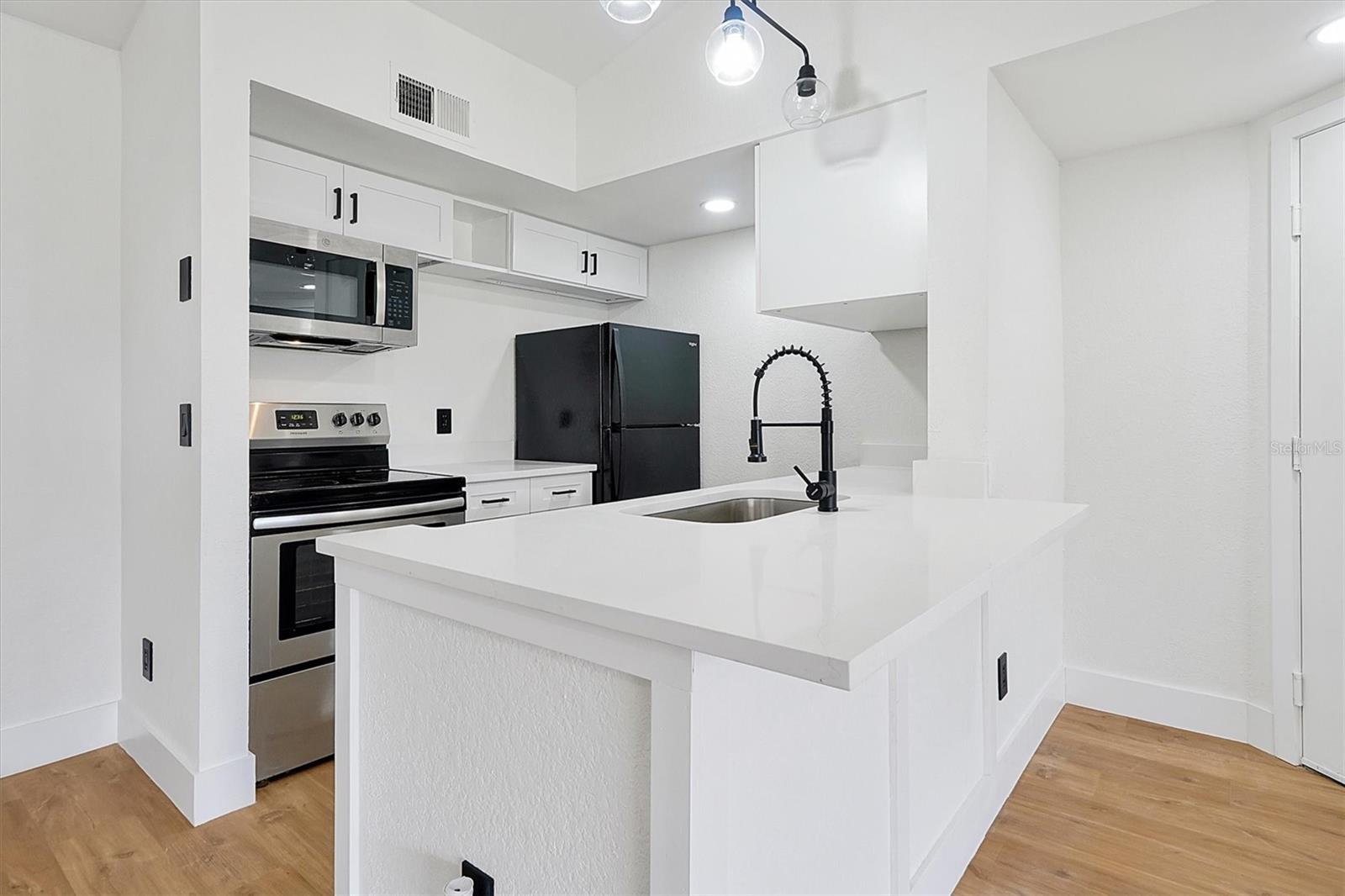 5168 CONROY RD #35, ORLANDO, FL — photo 8
