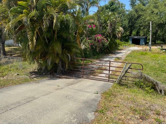 10709 E BAY RD, GIBSONTON, FL