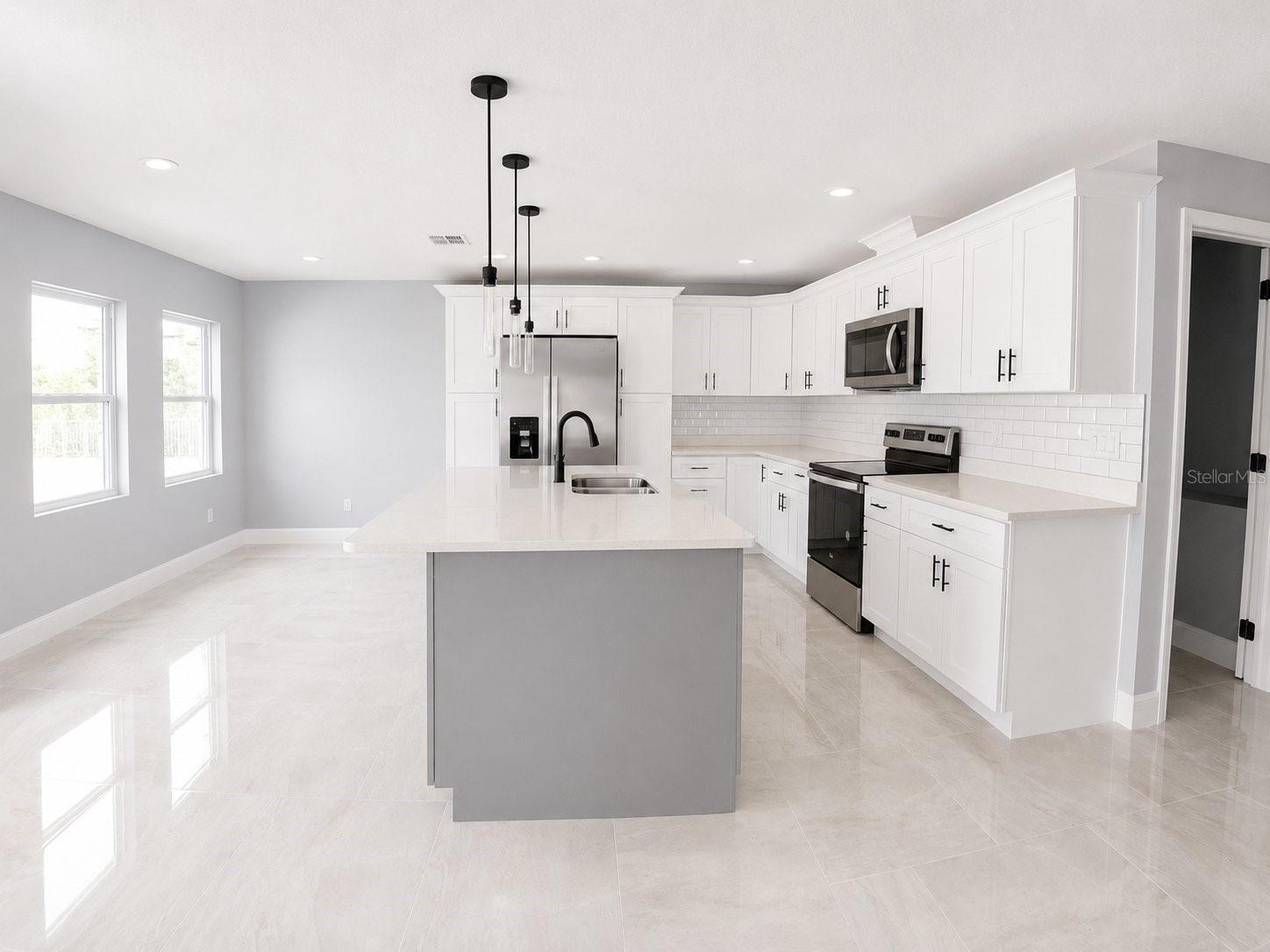 3704 SMITH TREE ST, TAMPA, FL — photo 3