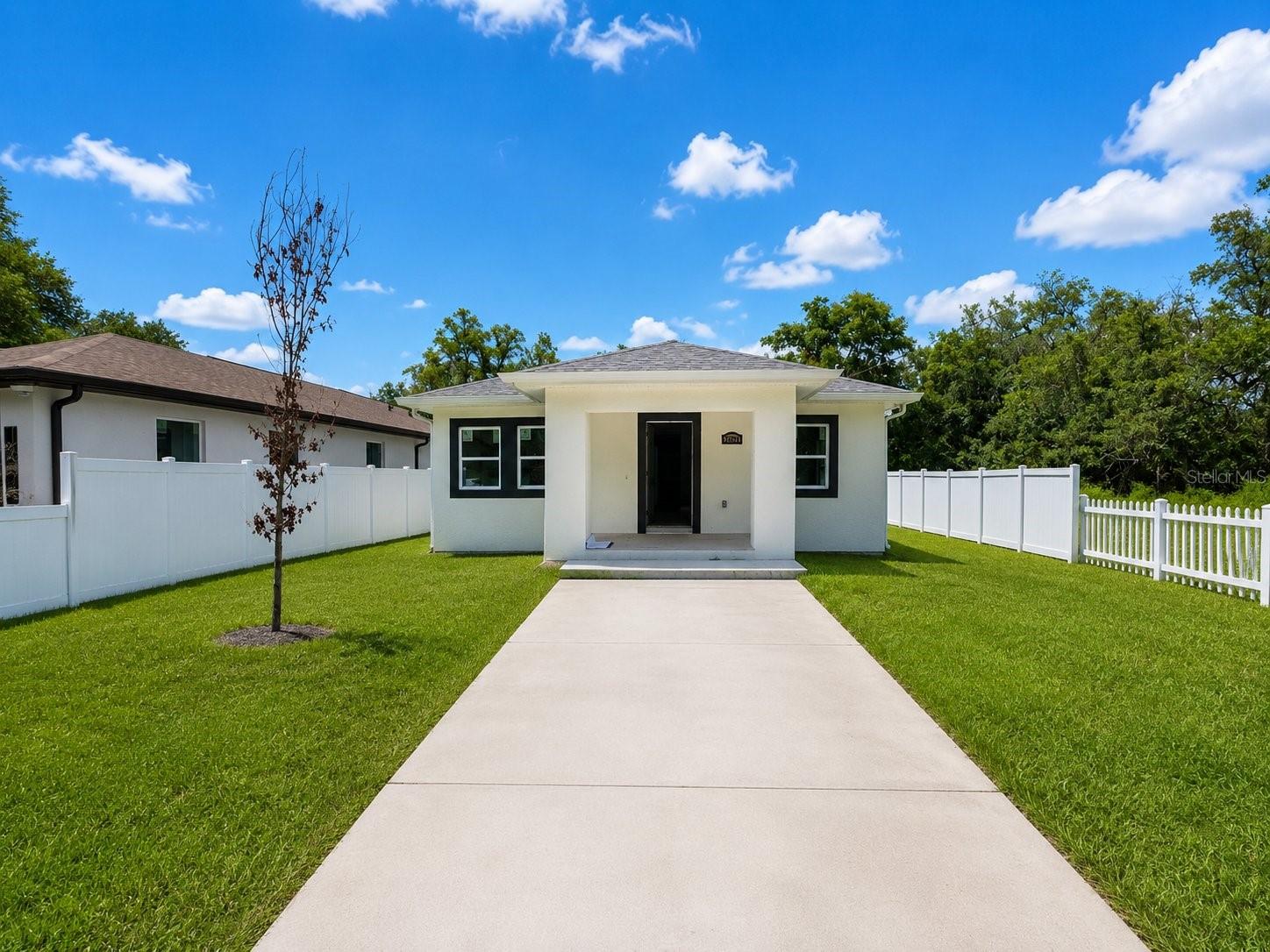 3704 SMITH TREE ST, TAMPA, FL