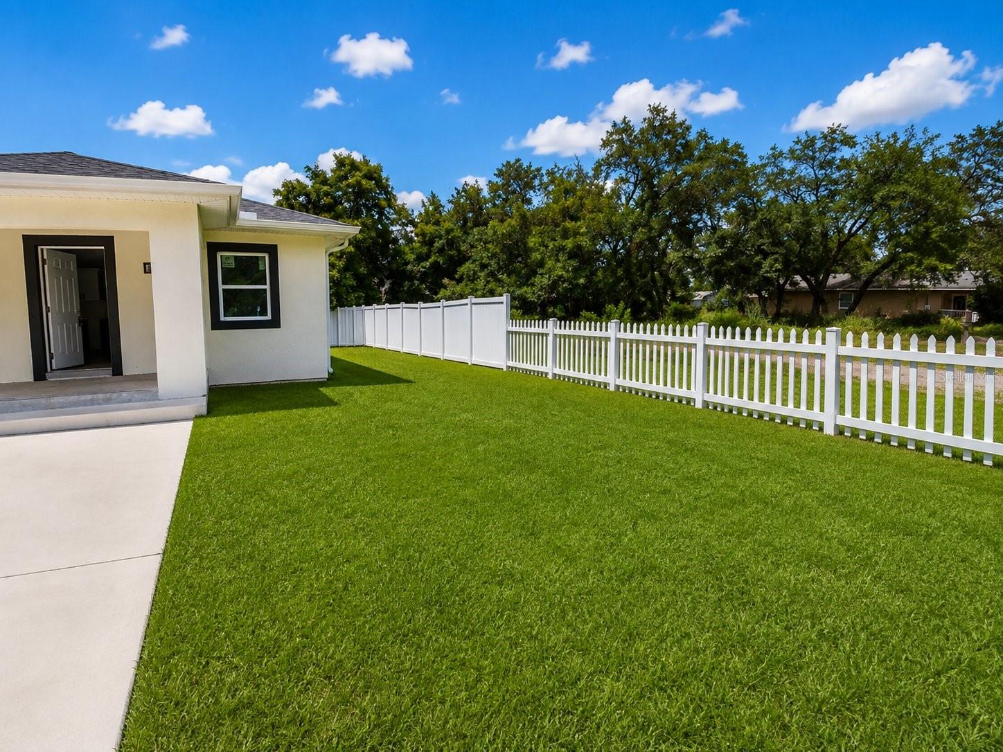 3704 SMITH TREE ST, TAMPA, FL — photo 2