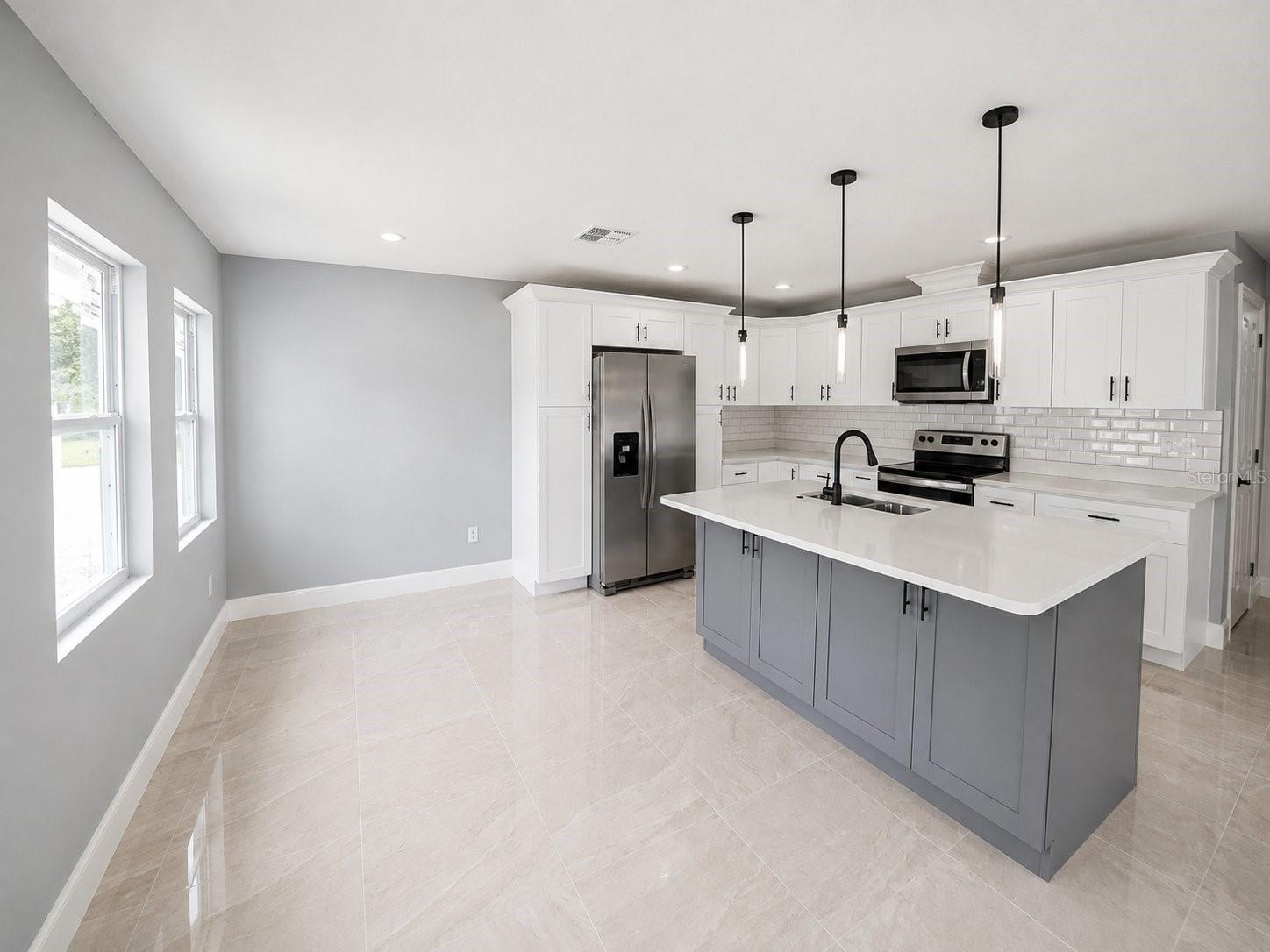 3704 SMITH TREE ST, TAMPA, FL — photo 7