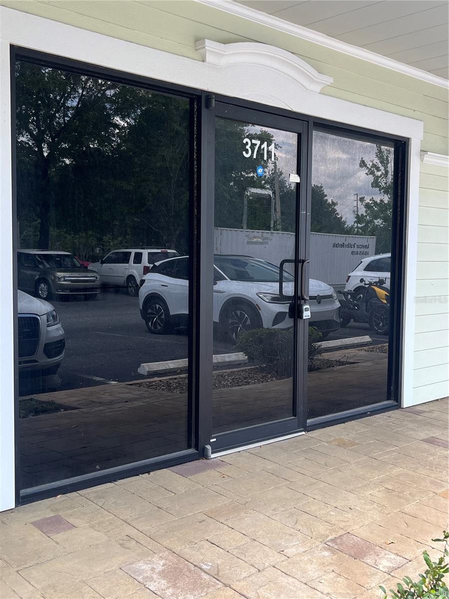 3711 LAKE CENTER DR, MOUNT DORA, FL