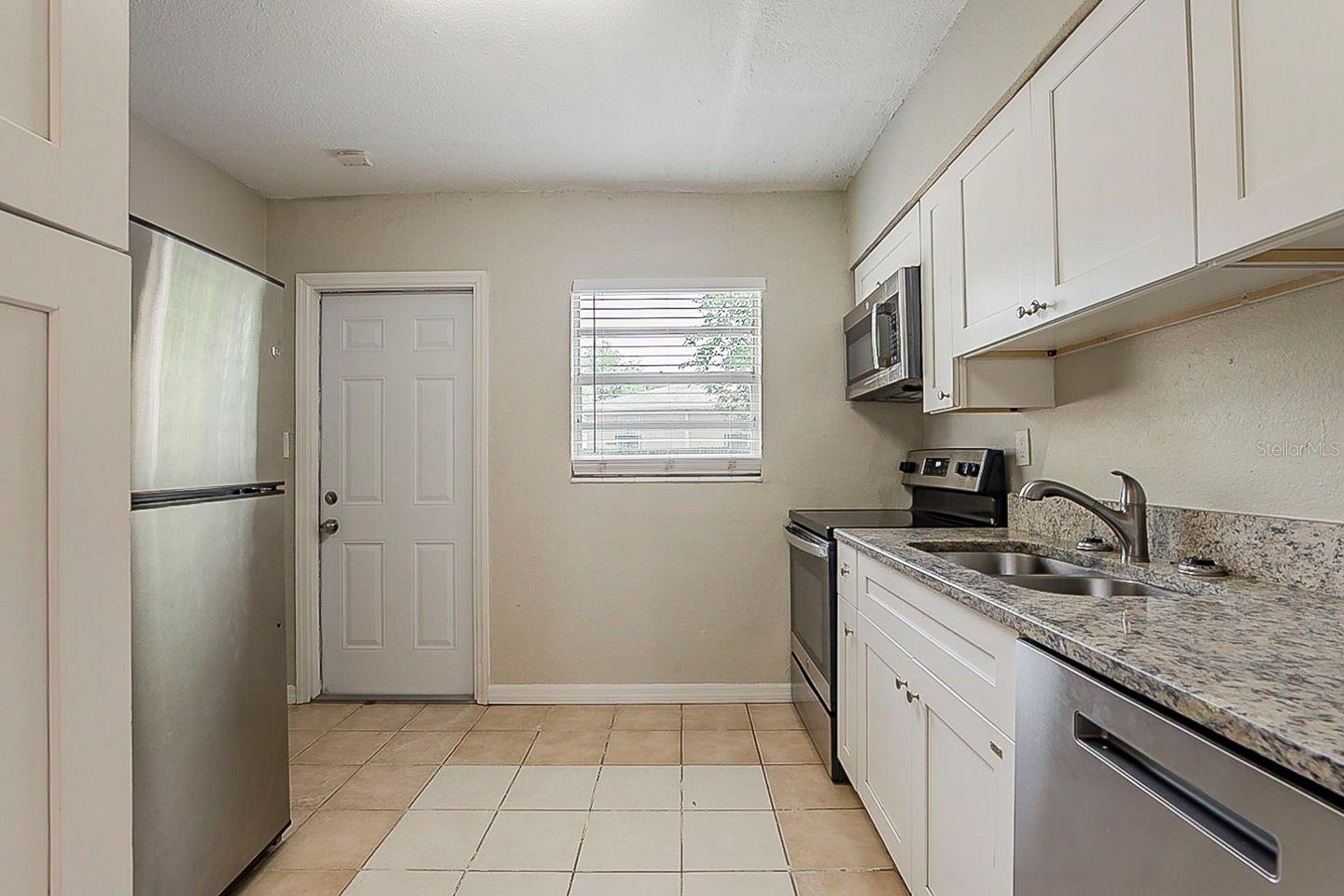 4226 E EMMA ST, TAMPA, FL — photo 3