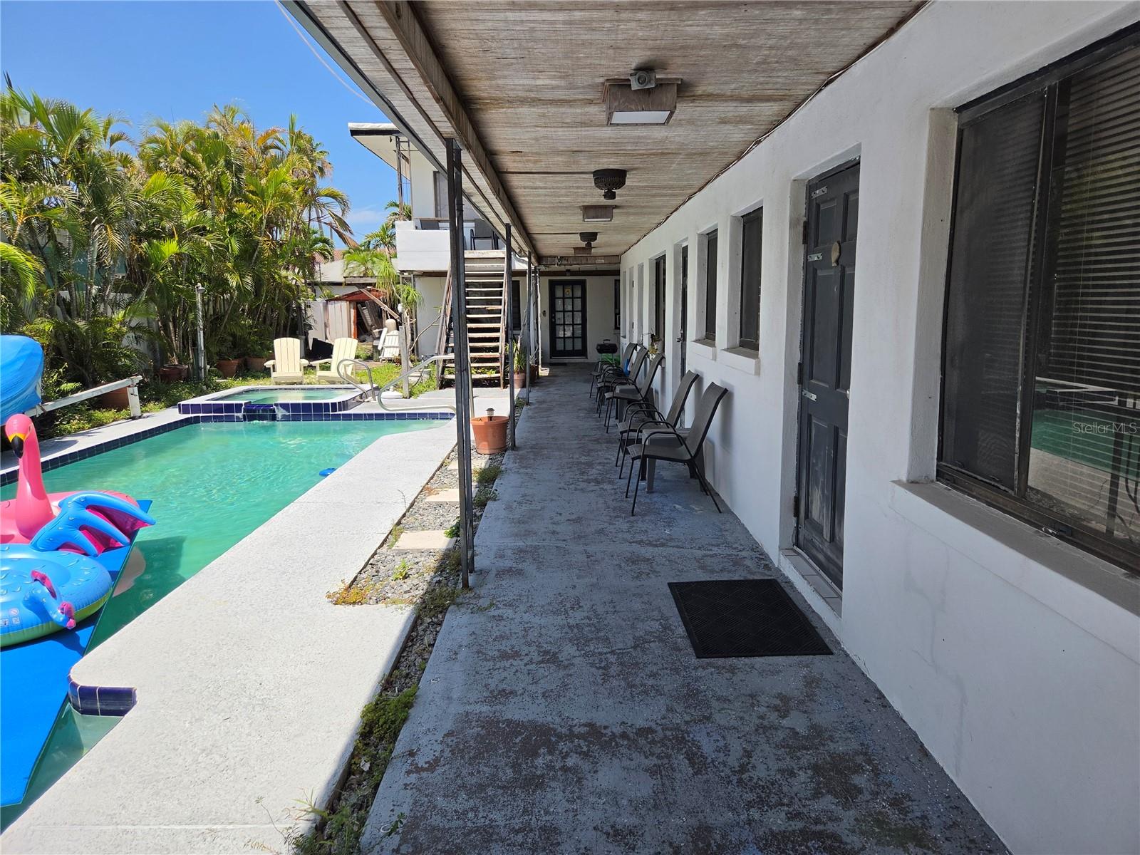 580 BAY ESPLANADE, CLEARWATER BEACH, FL — photo 3