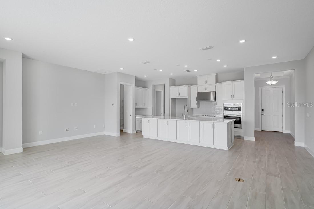 5652 NEVIS TER, KISSIMMEE, FL — photo 9