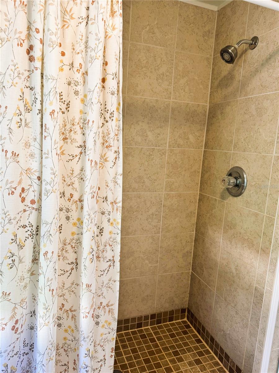 102 TANGELO CV, LEESBURG, FL — photo 89