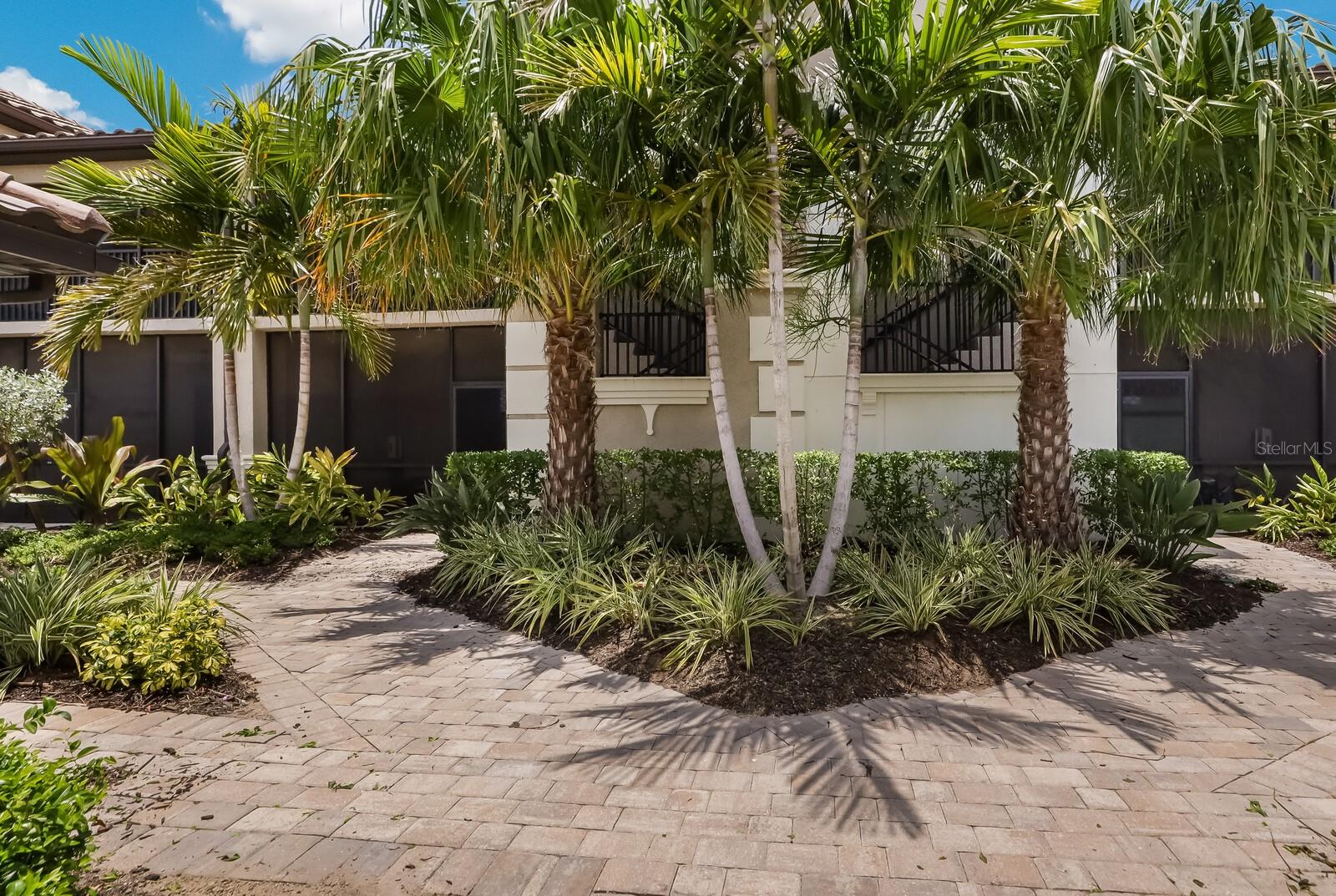 5557 PALMER CIR #202, BRADENTON, FL — photo 2