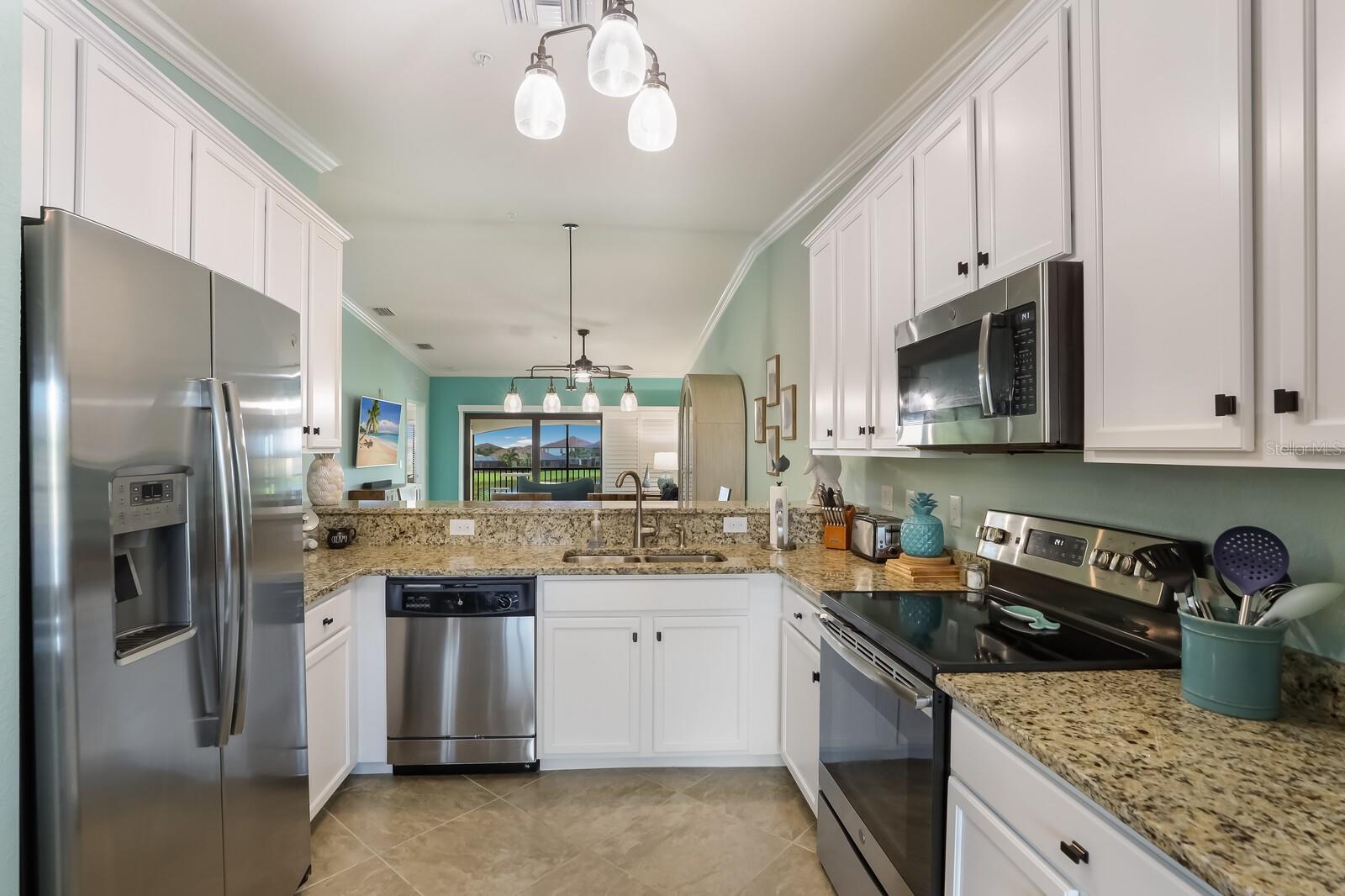 5557 PALMER CIR #202, BRADENTON, FL — photo 6