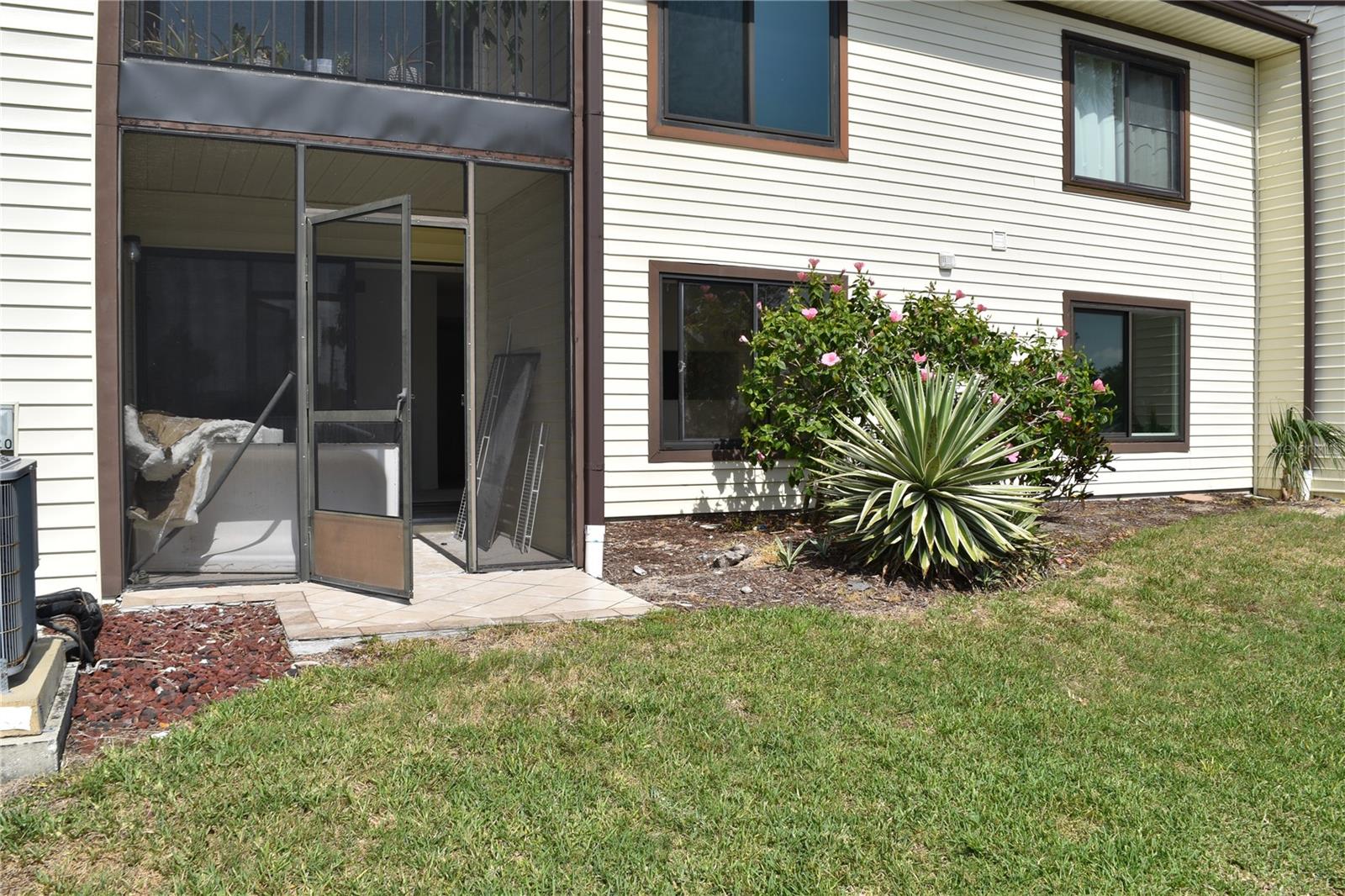 420 MOORINGS COVE DR #420, TARPON SPRINGS, FL — photo 44