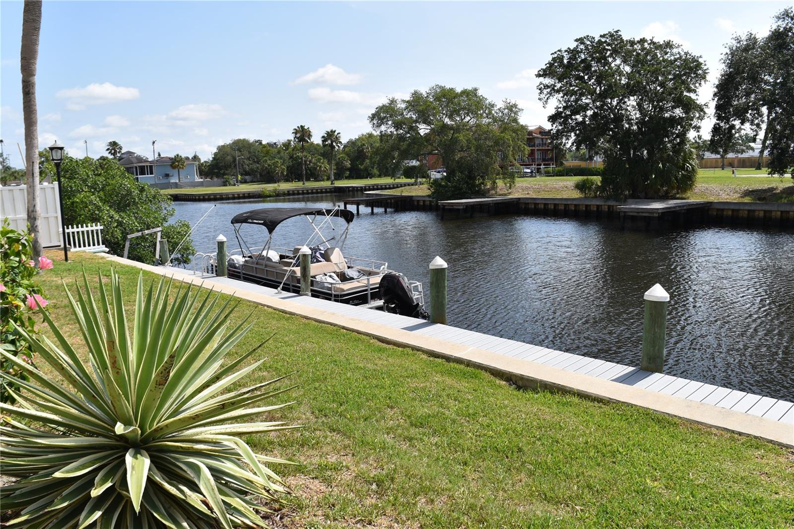 420 MOORINGS COVE DR #420, TARPON SPRINGS, FL — photo 46