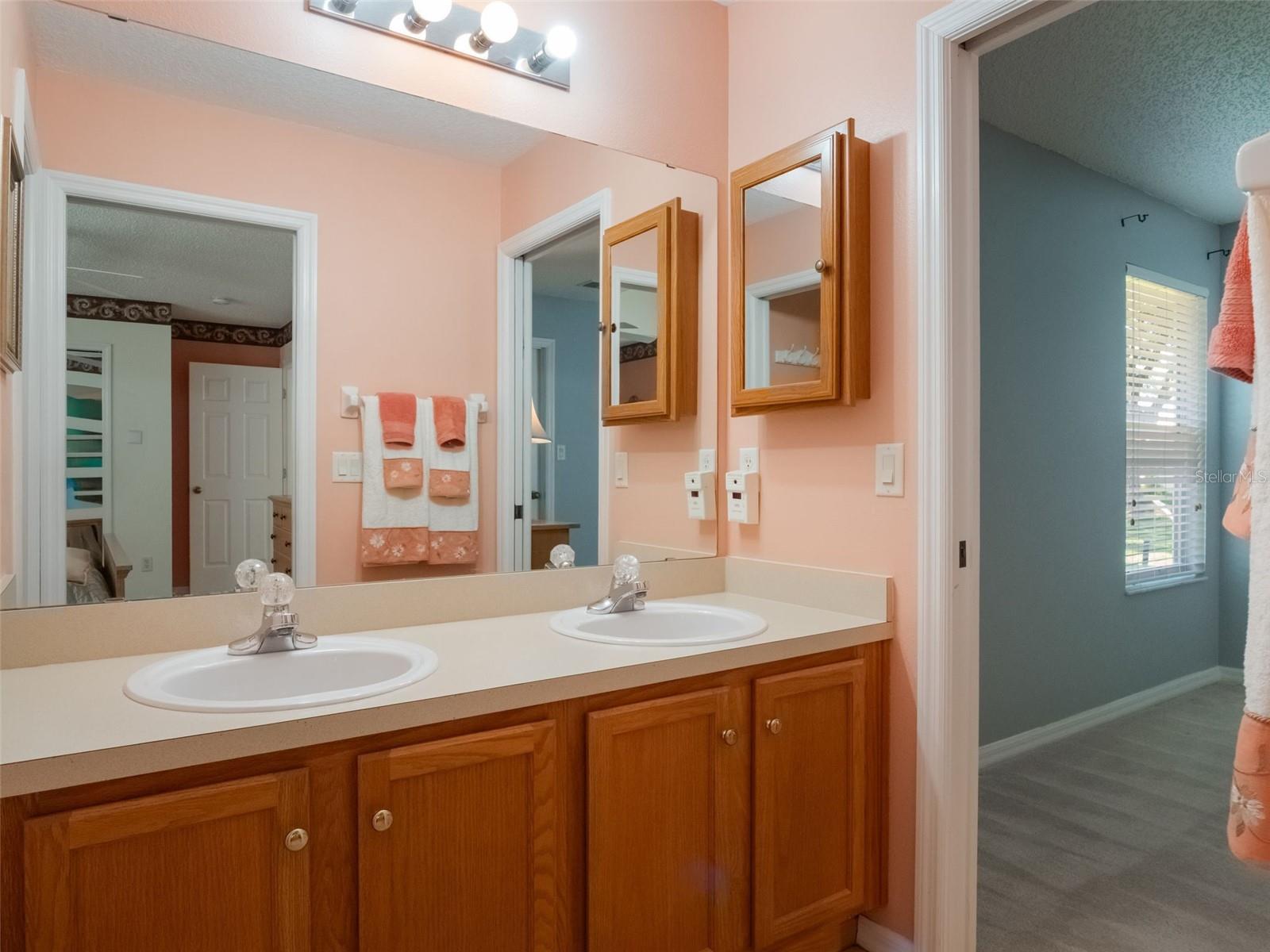 25243 RIVER CREST DR, LEESBURG, FL — photo 17
