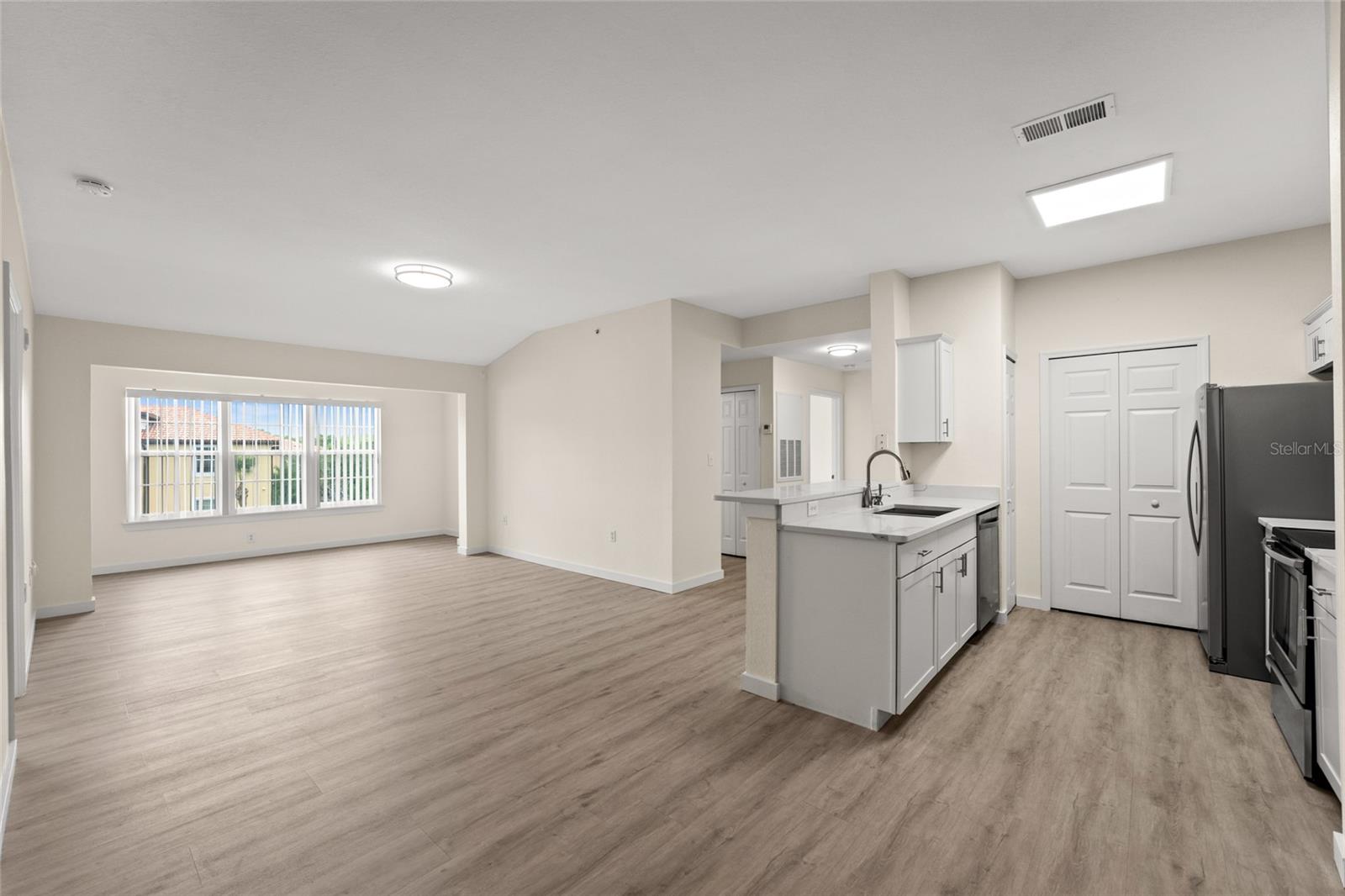 5447 VINELAND RD #1308, ORLANDO, FL — photo 3