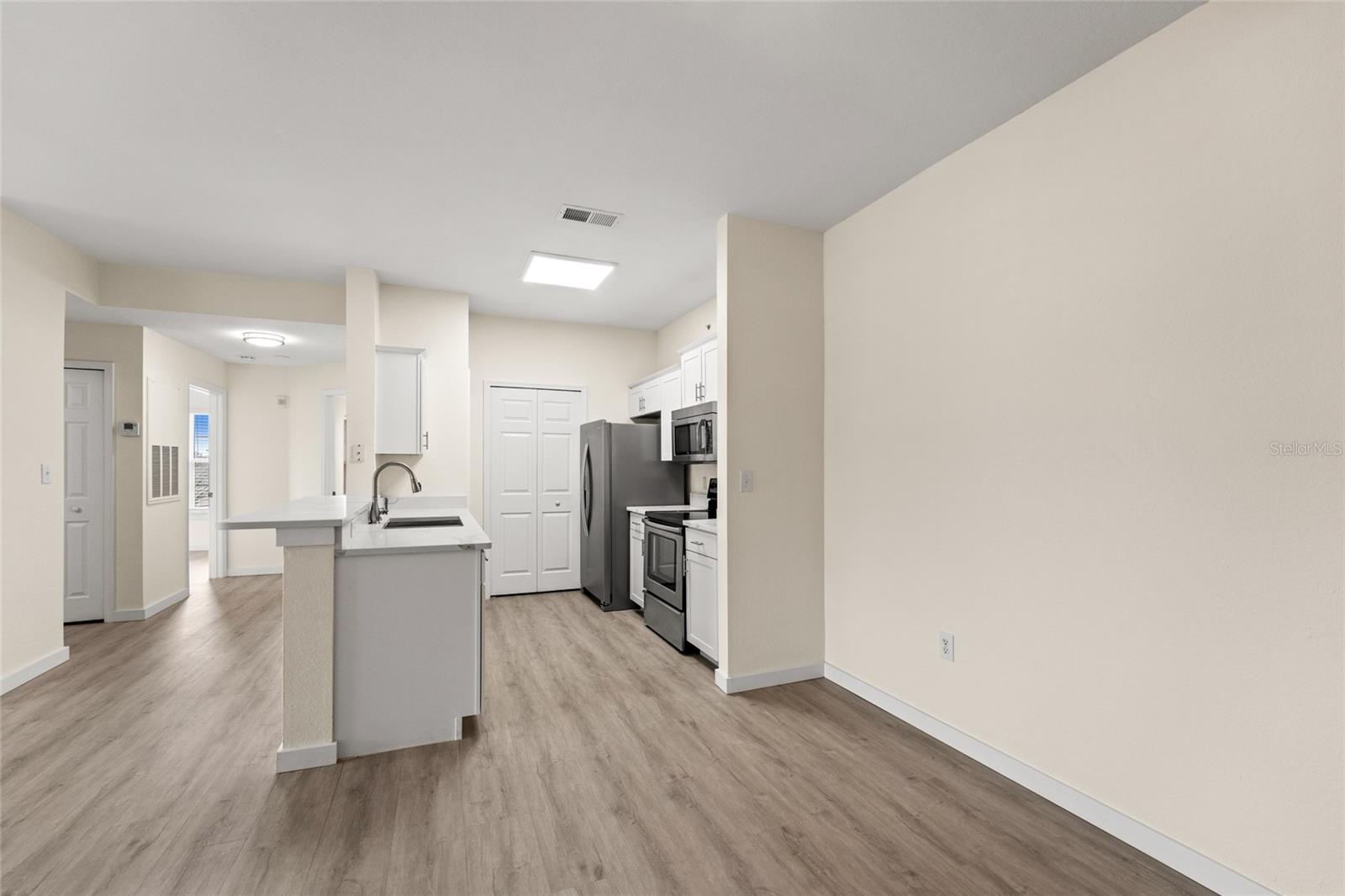 5447 VINELAND RD #1308, ORLANDO, FL — photo 4