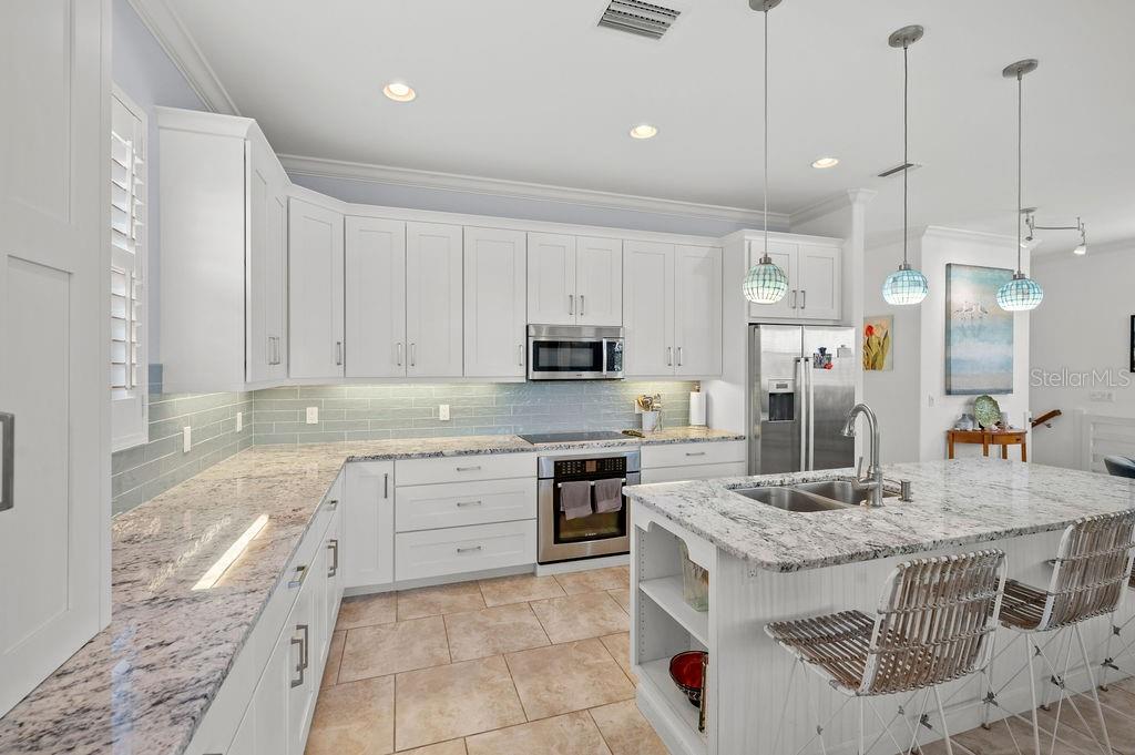 704 GLADIOLUS ST, ANNA MARIA, FL — photo 10