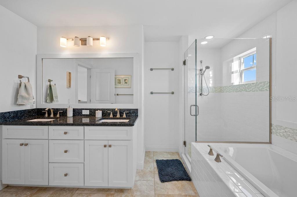 704 GLADIOLUS ST, ANNA MARIA, FL — photo 37