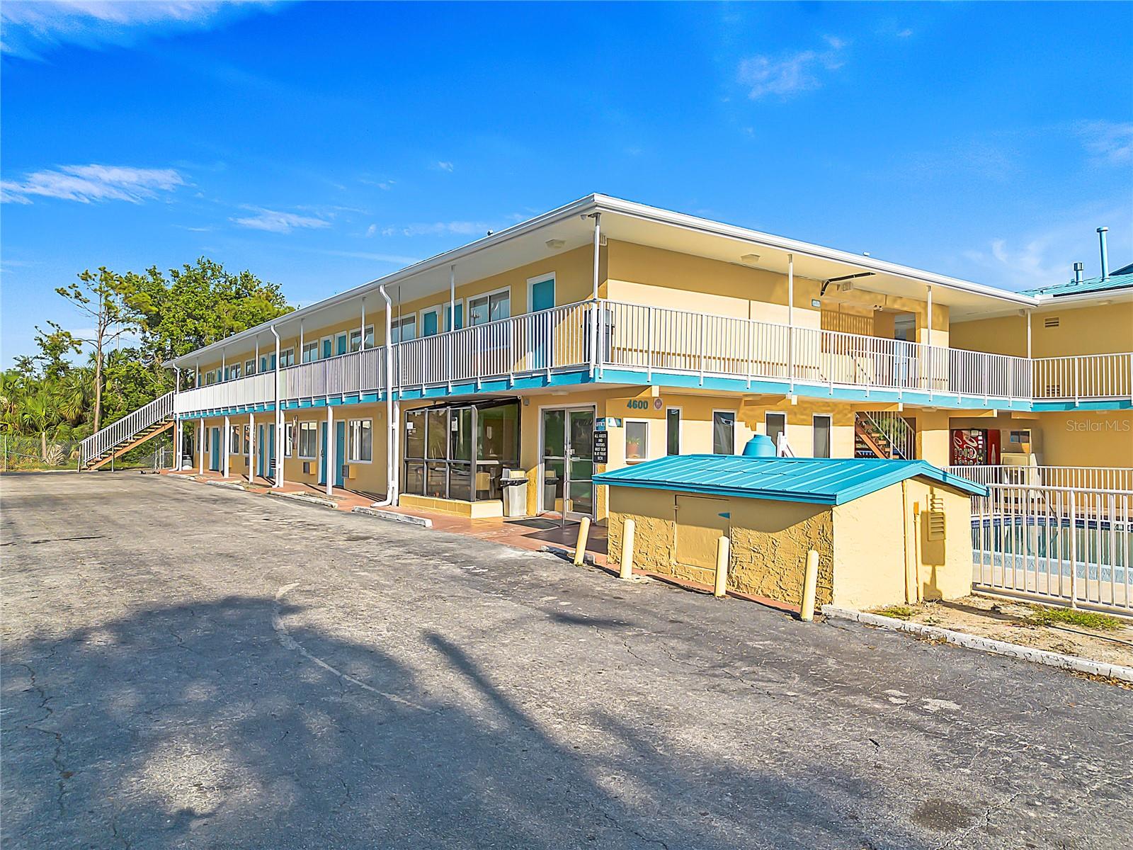 4600 34TH ST S, ST PETERSBURG, FL — photo 28