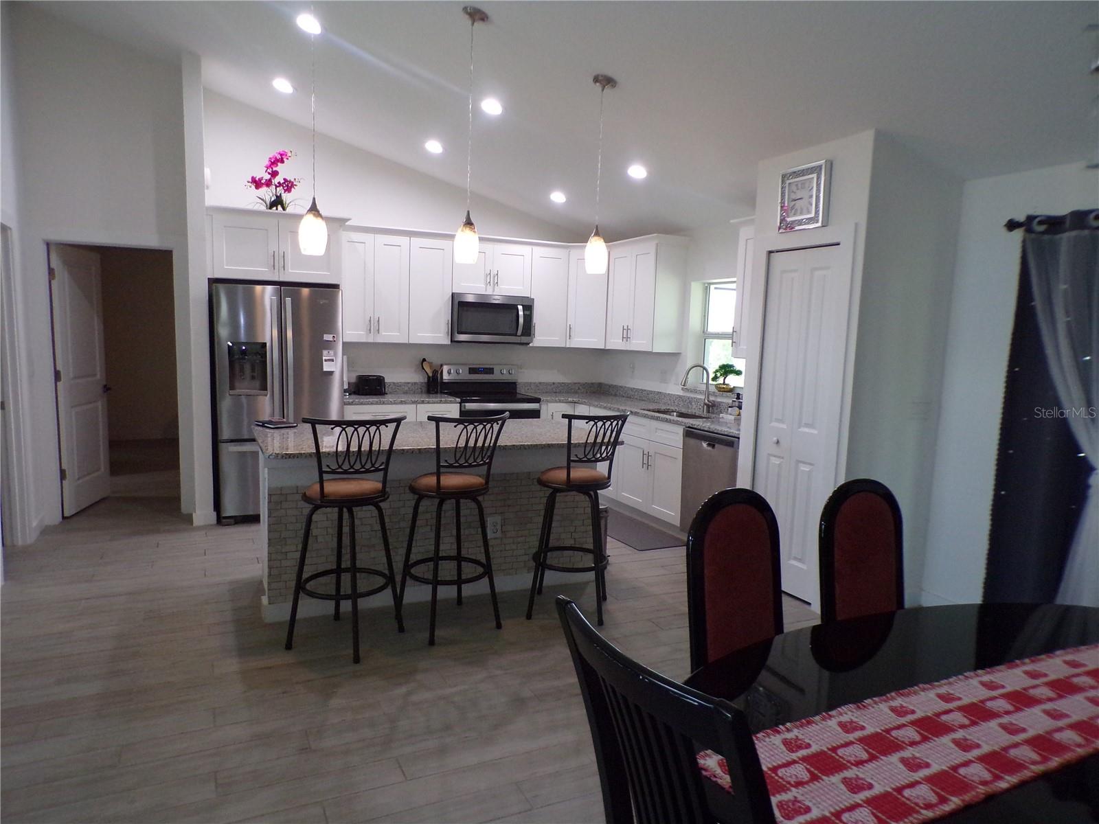 334 MILLPORT ST NW, PORT CHARLOTTE, FL — photo 4