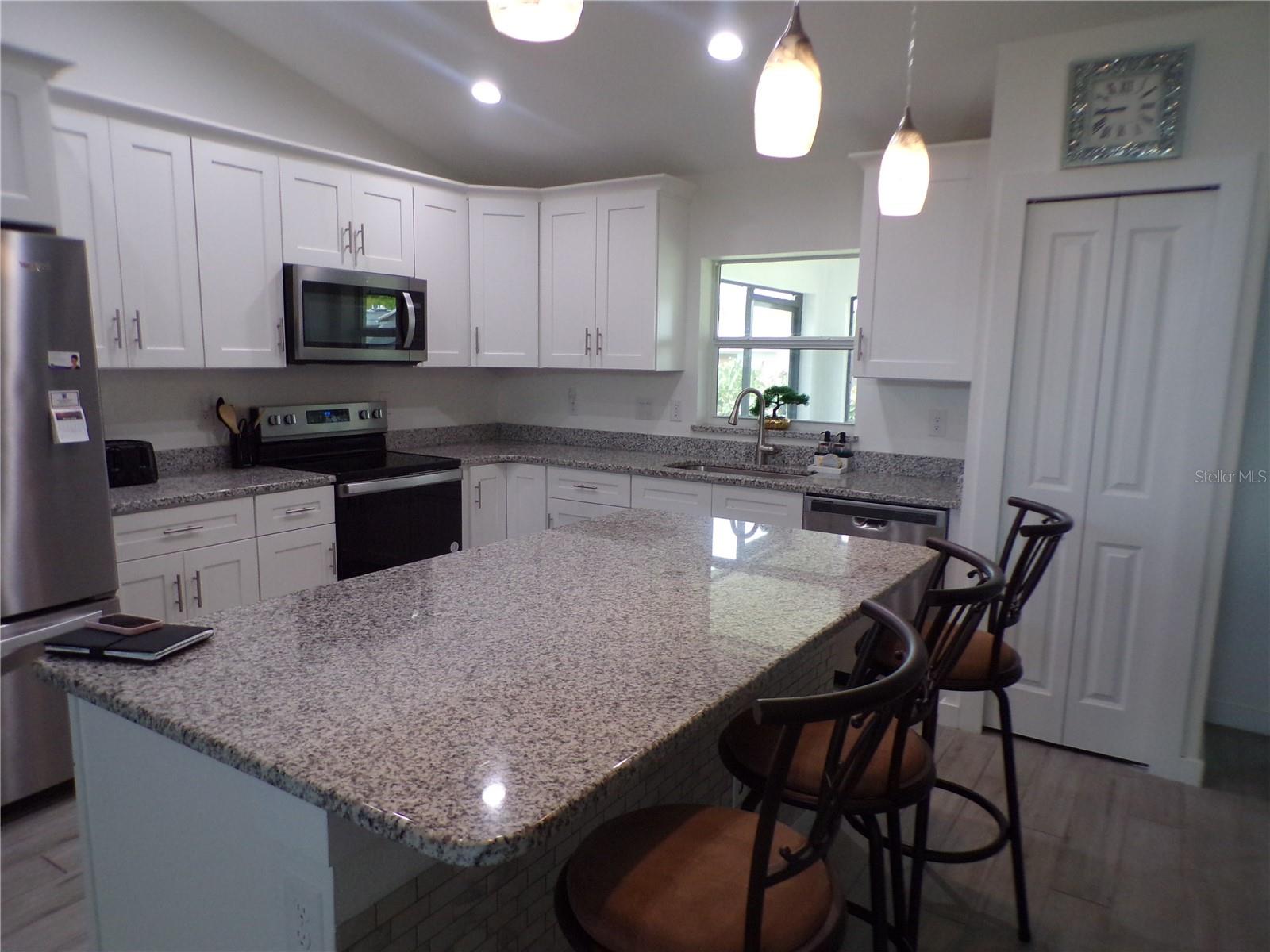 334 MILLPORT ST NW, PORT CHARLOTTE, FL — photo 3