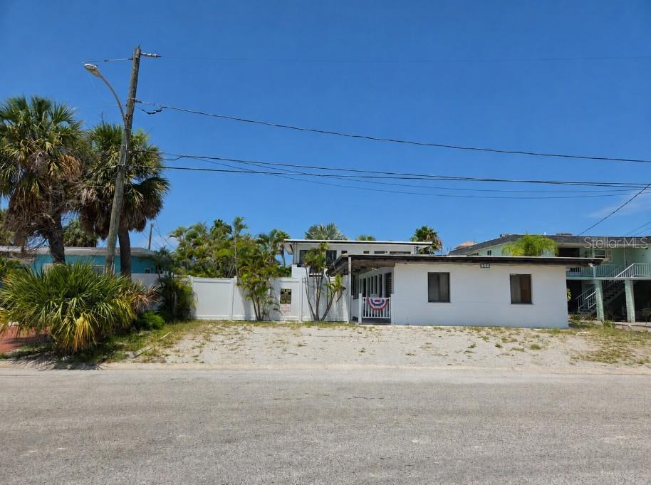 580 BAY ESPLANADE, CLEARWATER BEACH, FL