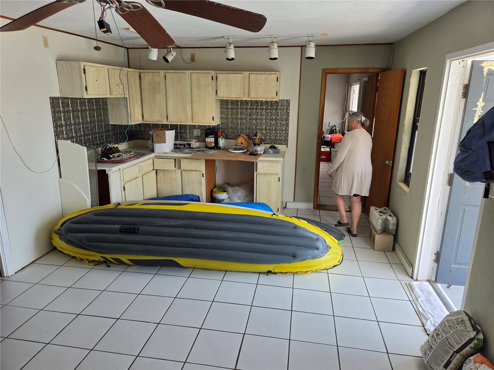 580 BAY ESPLANADE, CLEARWATER BEACH, FL — photo 9