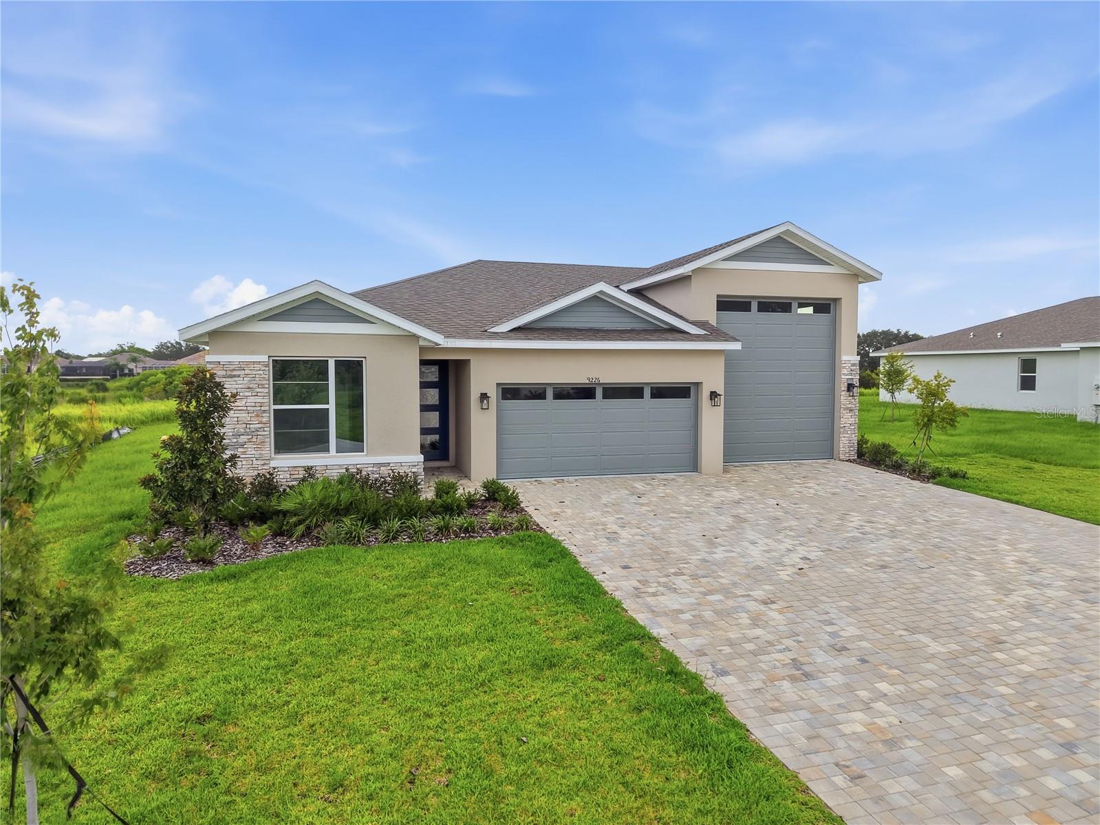 9226 PLAYERS DR, WEEKI WACHEE, FL