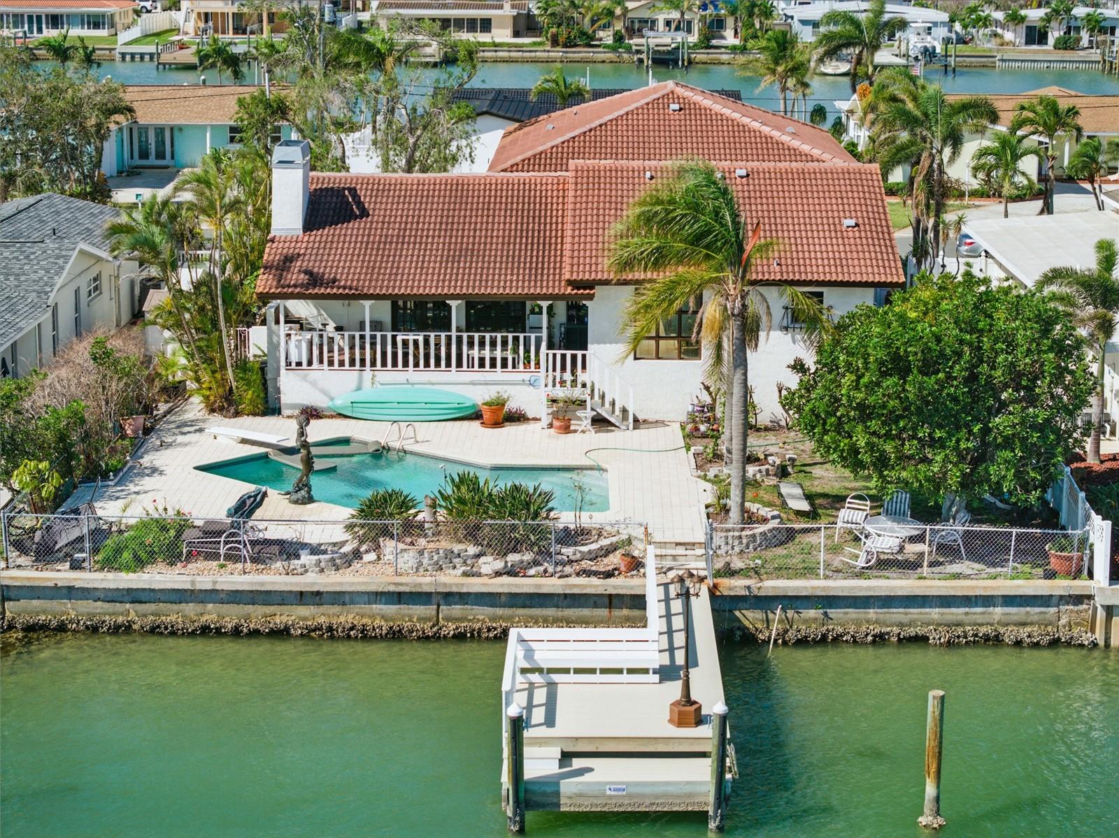 11285 8TH ST E, TREASURE ISLAND, FL — photo 3
