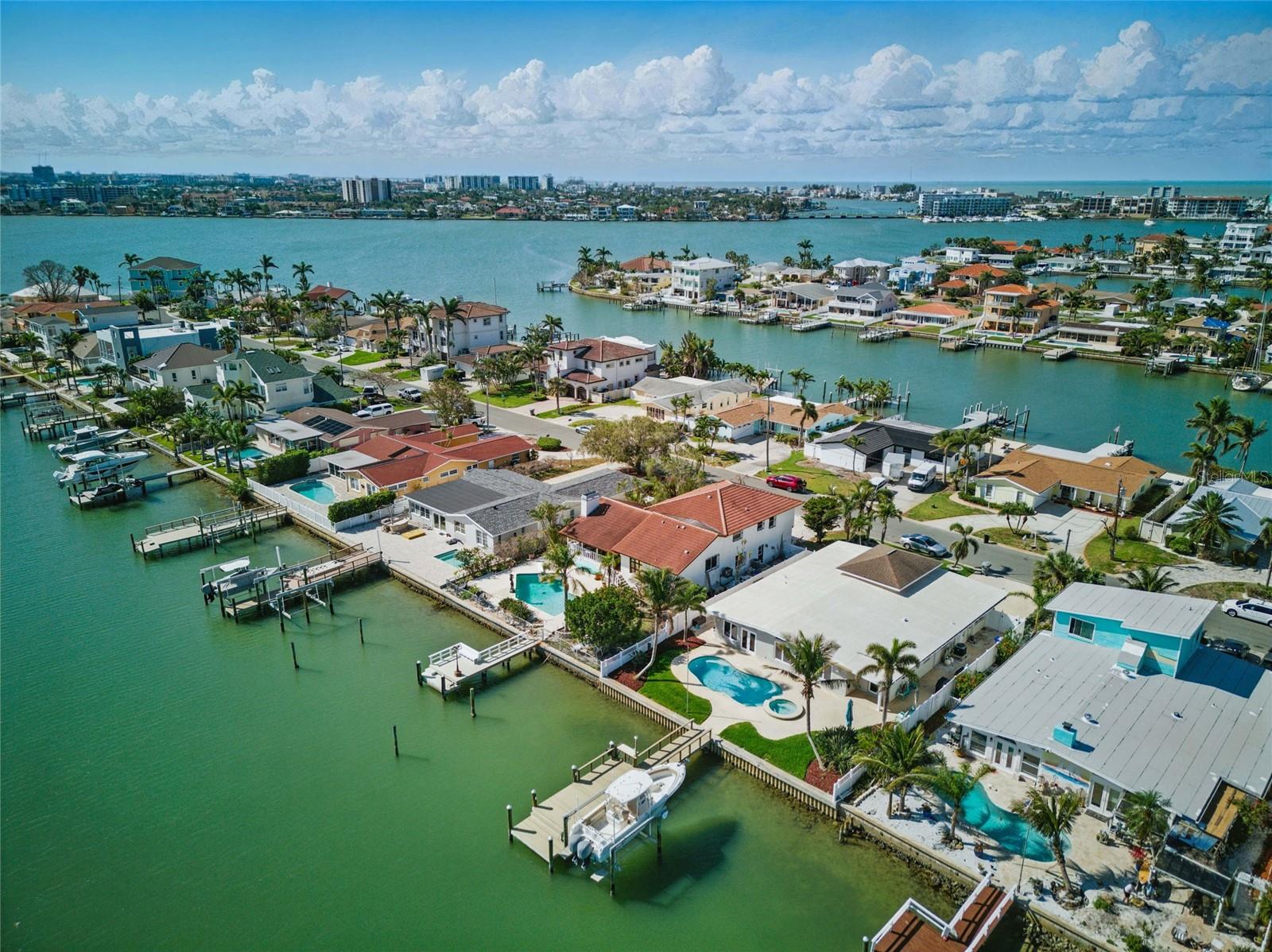 11285 8TH ST E, TREASURE ISLAND, FL — photo 4