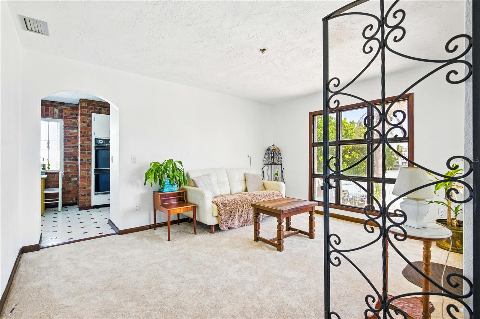 11285 8TH ST E, TREASURE ISLAND, FL — photo 13