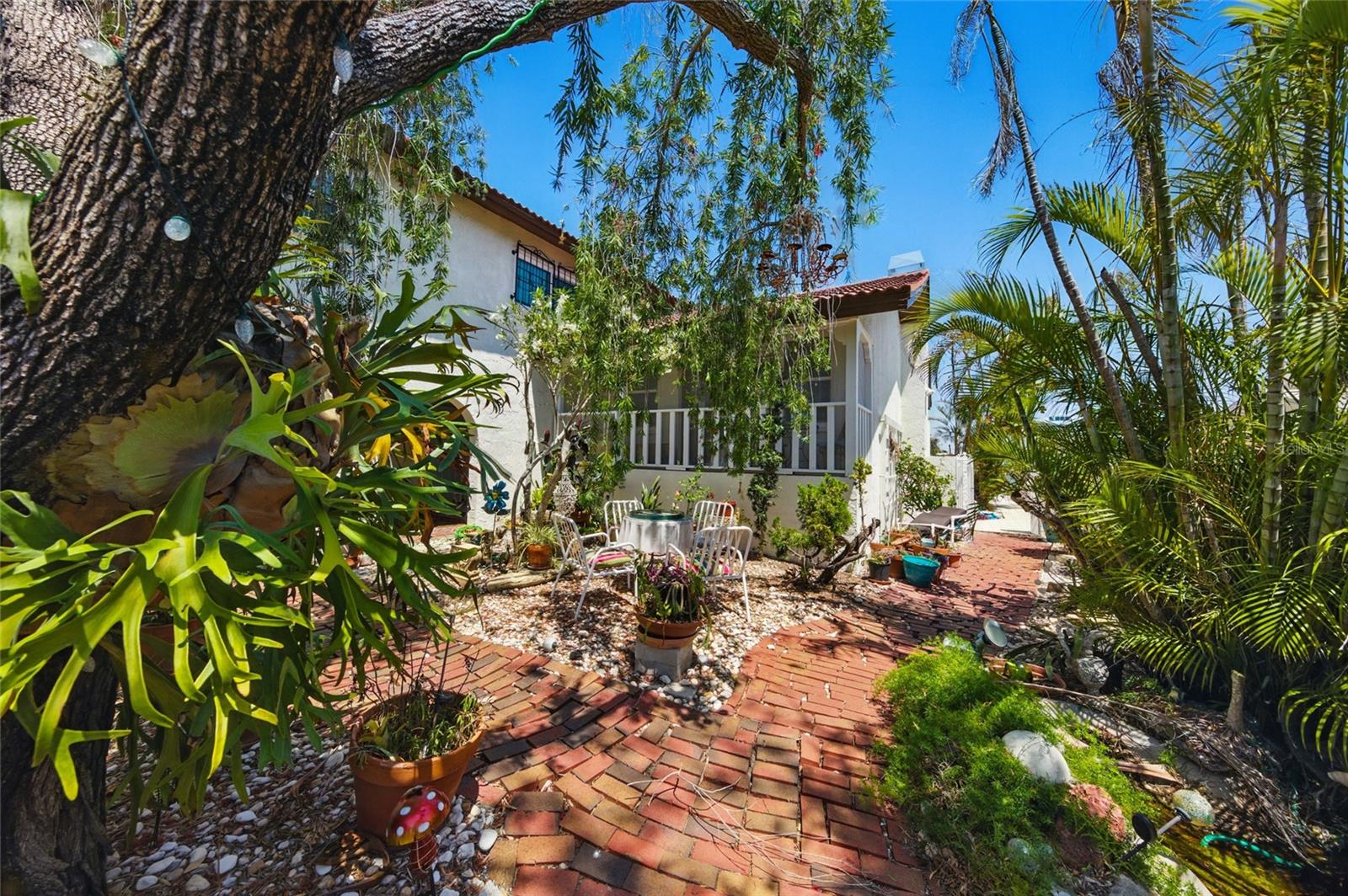 11285 8TH ST E, TREASURE ISLAND, FL — photo 39