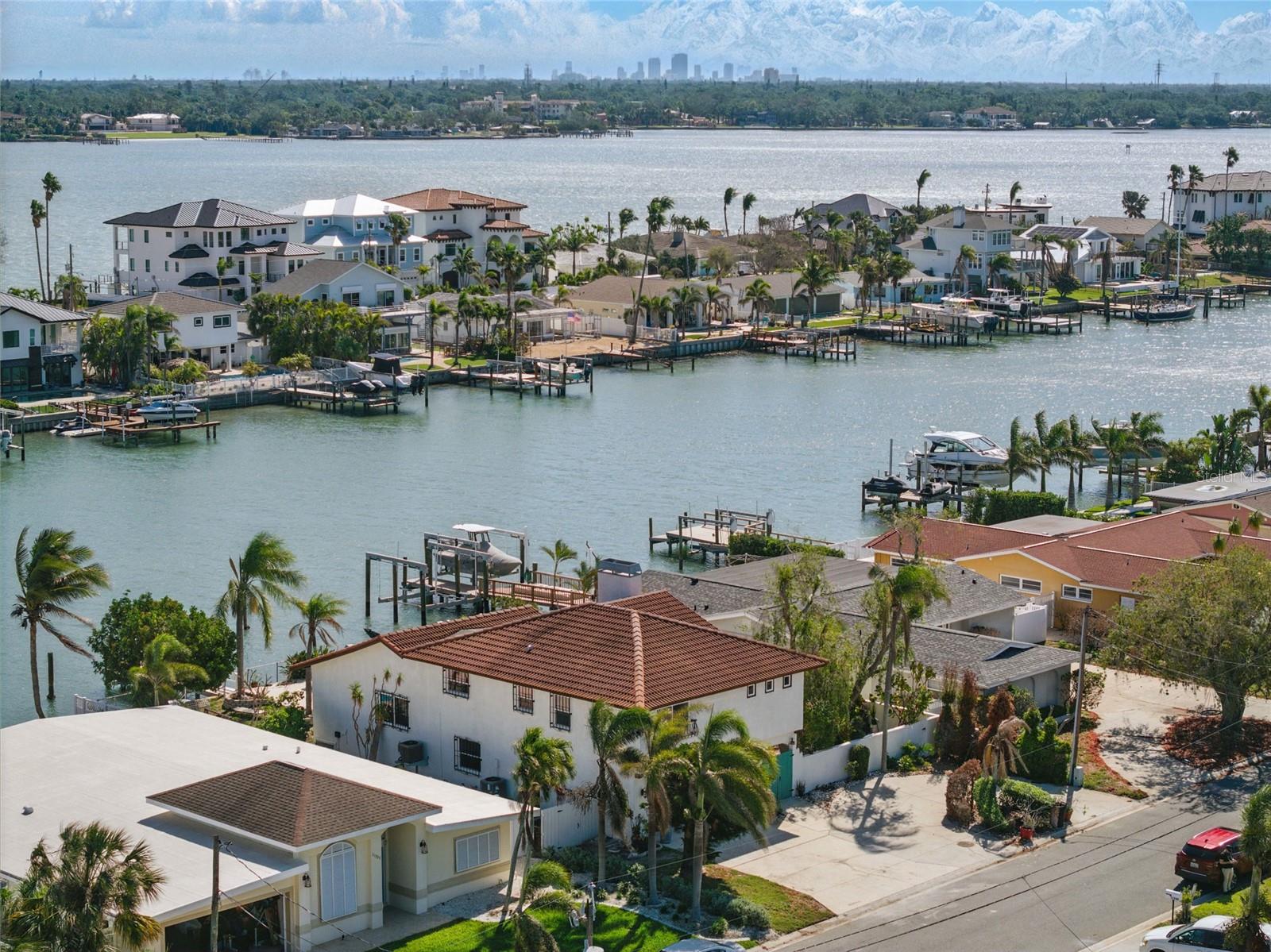 11285 8TH ST E, TREASURE ISLAND, FL — photo 45