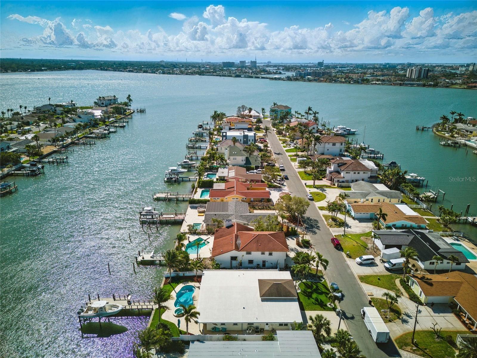 11285 8TH ST E, TREASURE ISLAND, FL — photo 46