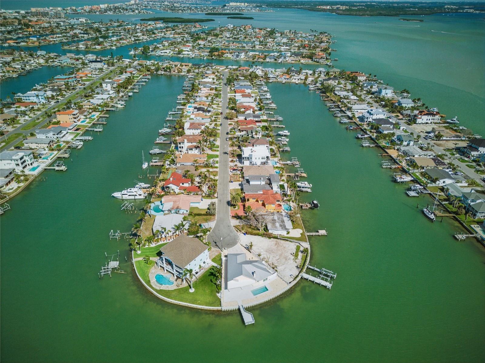 11285 8TH ST E, TREASURE ISLAND, FL — photo 49