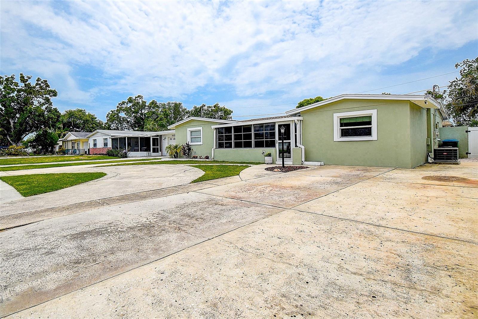 5672 62ND WAY N, ST PETERSBURG, FL — photo 34